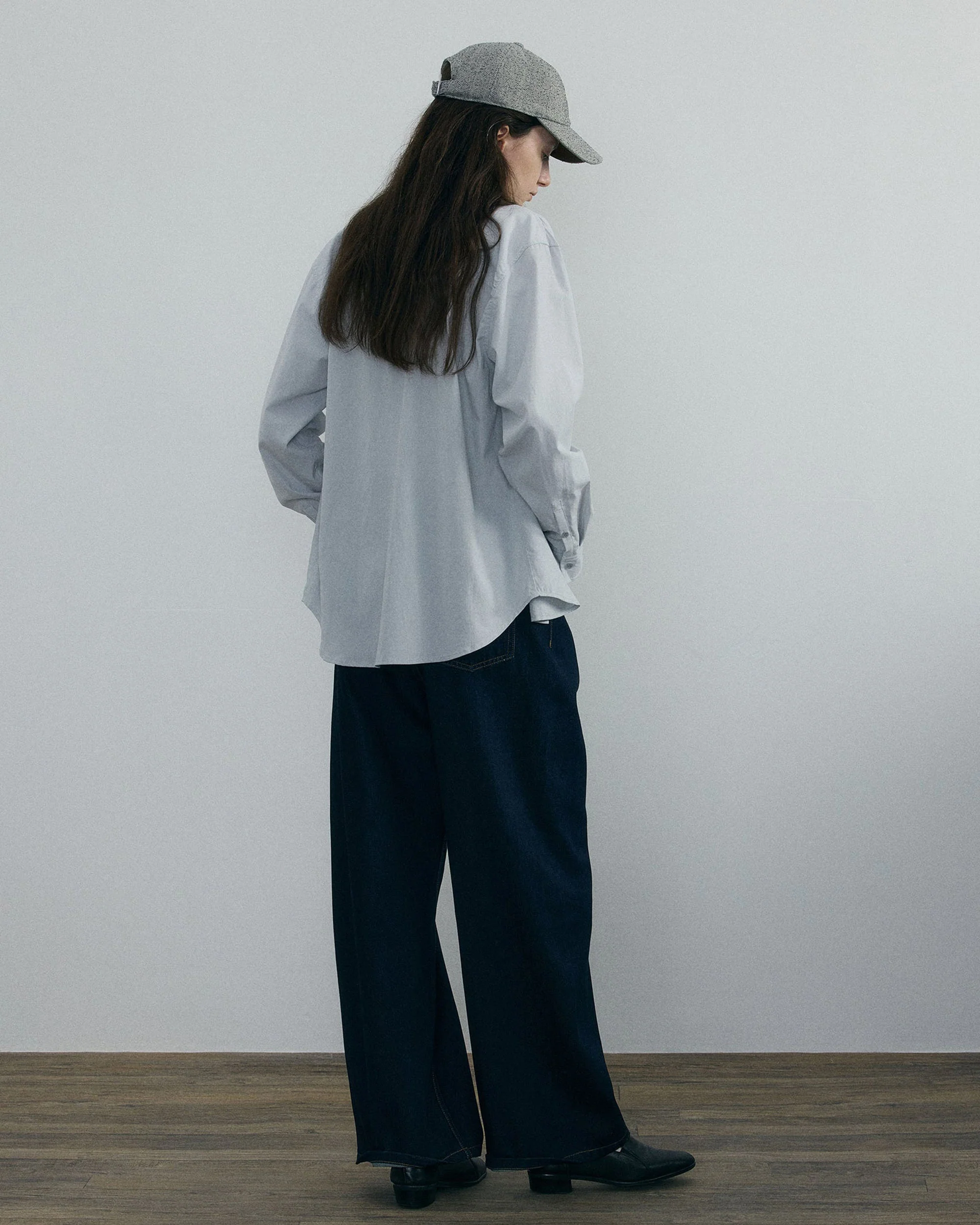 011 - Curator Basic Shirt - Image 21