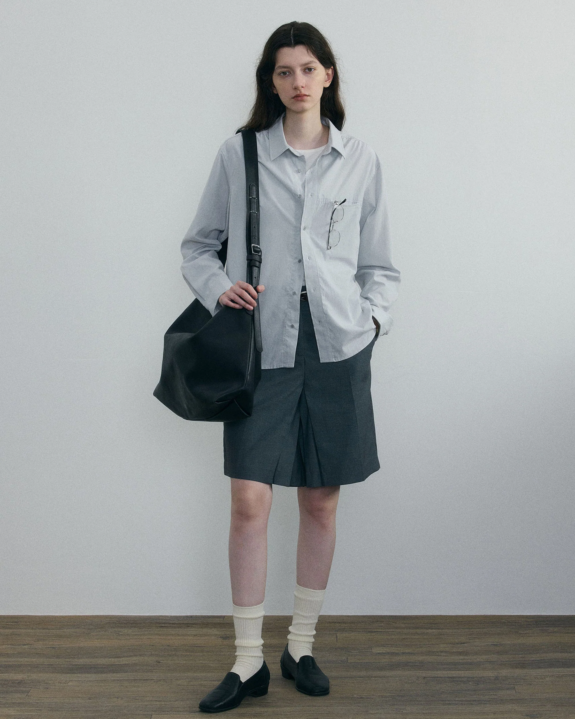 011 - Curator Basic Shirt - Image 10