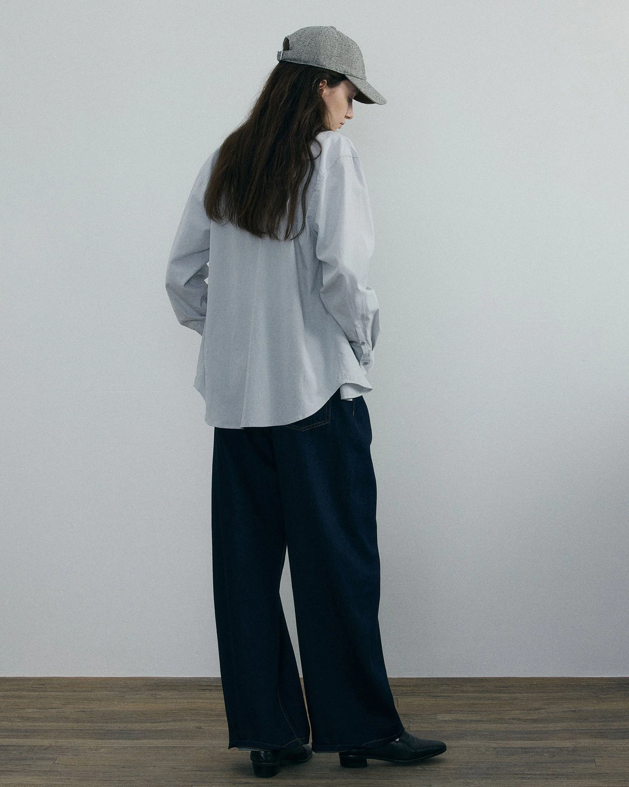 011 - Curator Basic Shirt - Image 4
