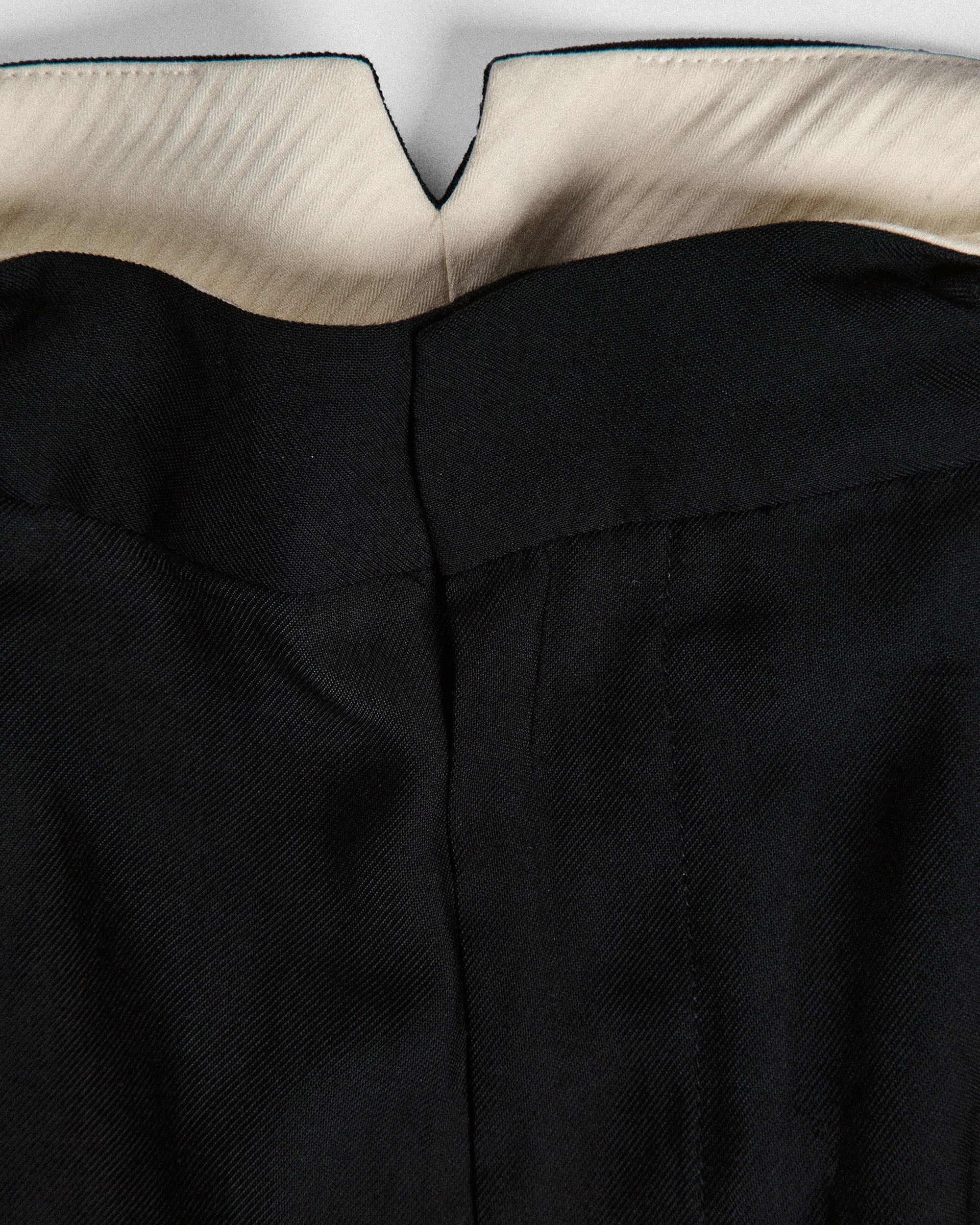 011 - Vrille Fold-Over Tailored Shorts - Image 17