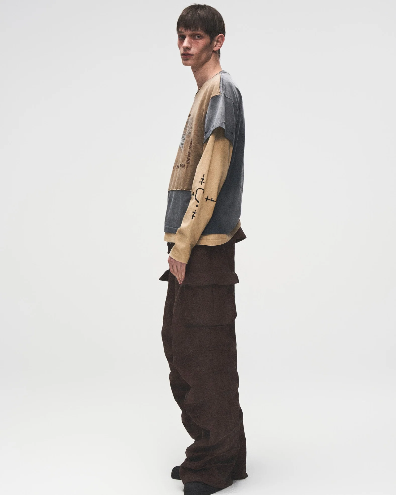 2-IN-1 Distressed Stained Long-sleeve Tee - Image 10