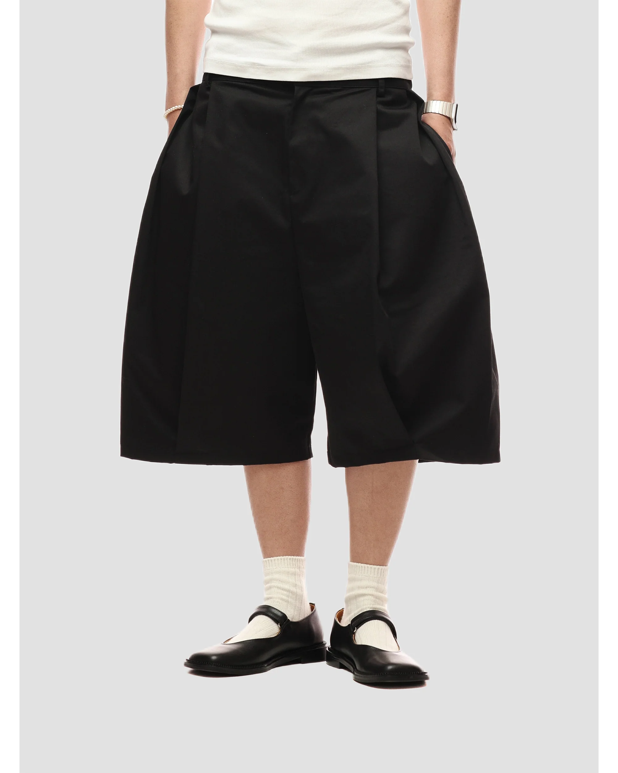 6CRAYON Elastic Waist Wide-Leg Shorts 2.0 – Double Pleated & Loose Fit with Coating - Image 6