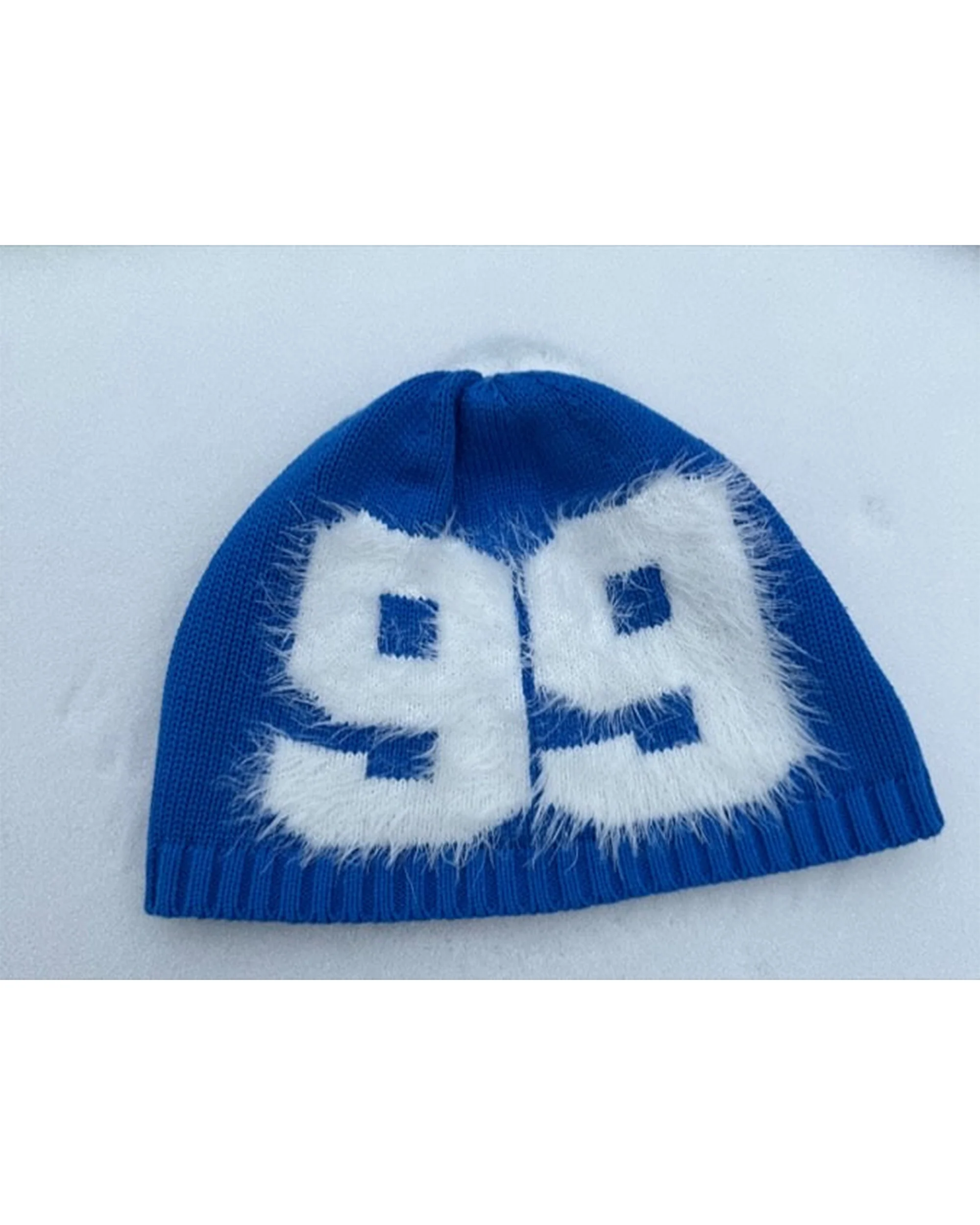 99 Feather Yarn Beanie - Image 5