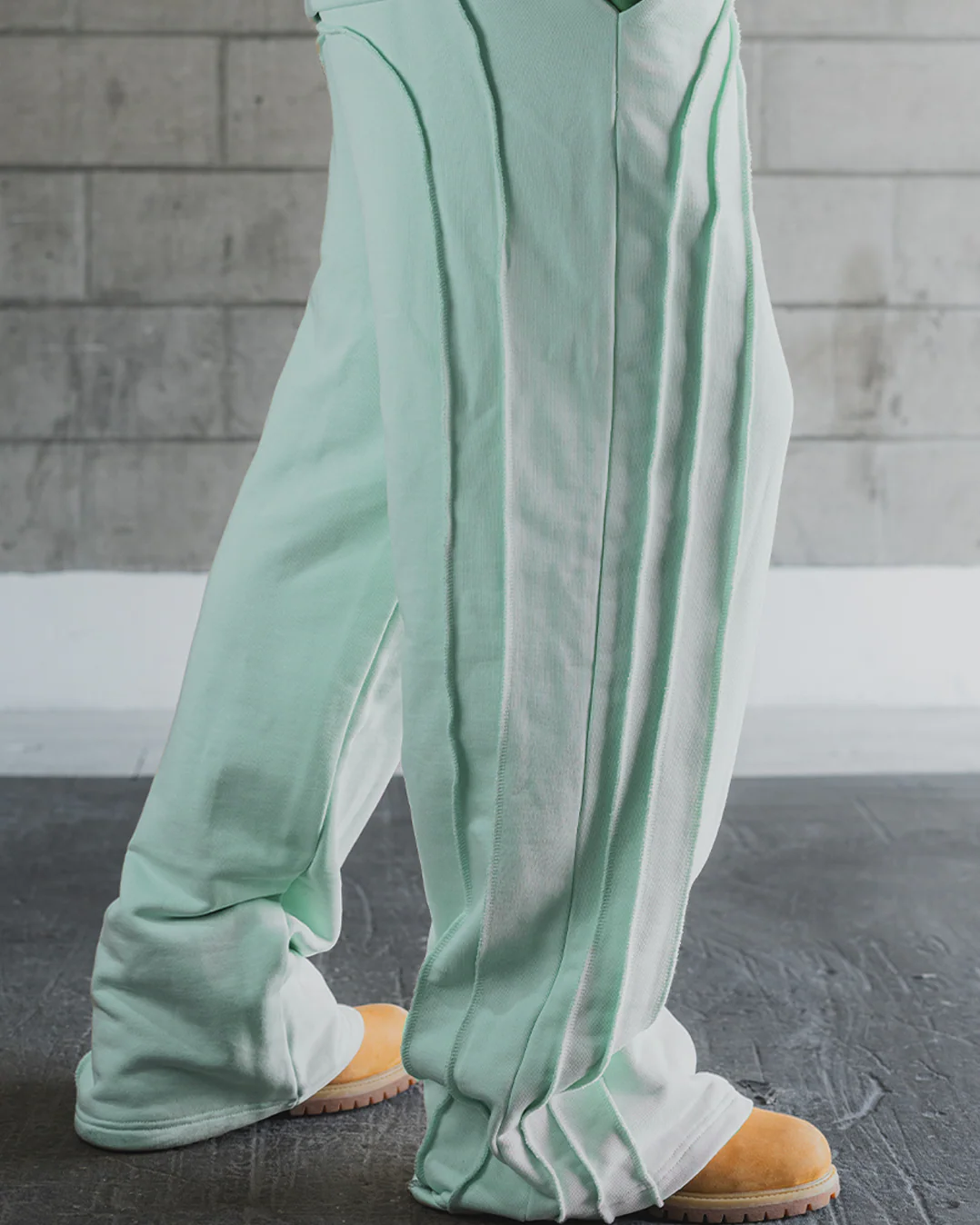 AQUA FLOW "INVERTED AURA" SWEATS - Image 2