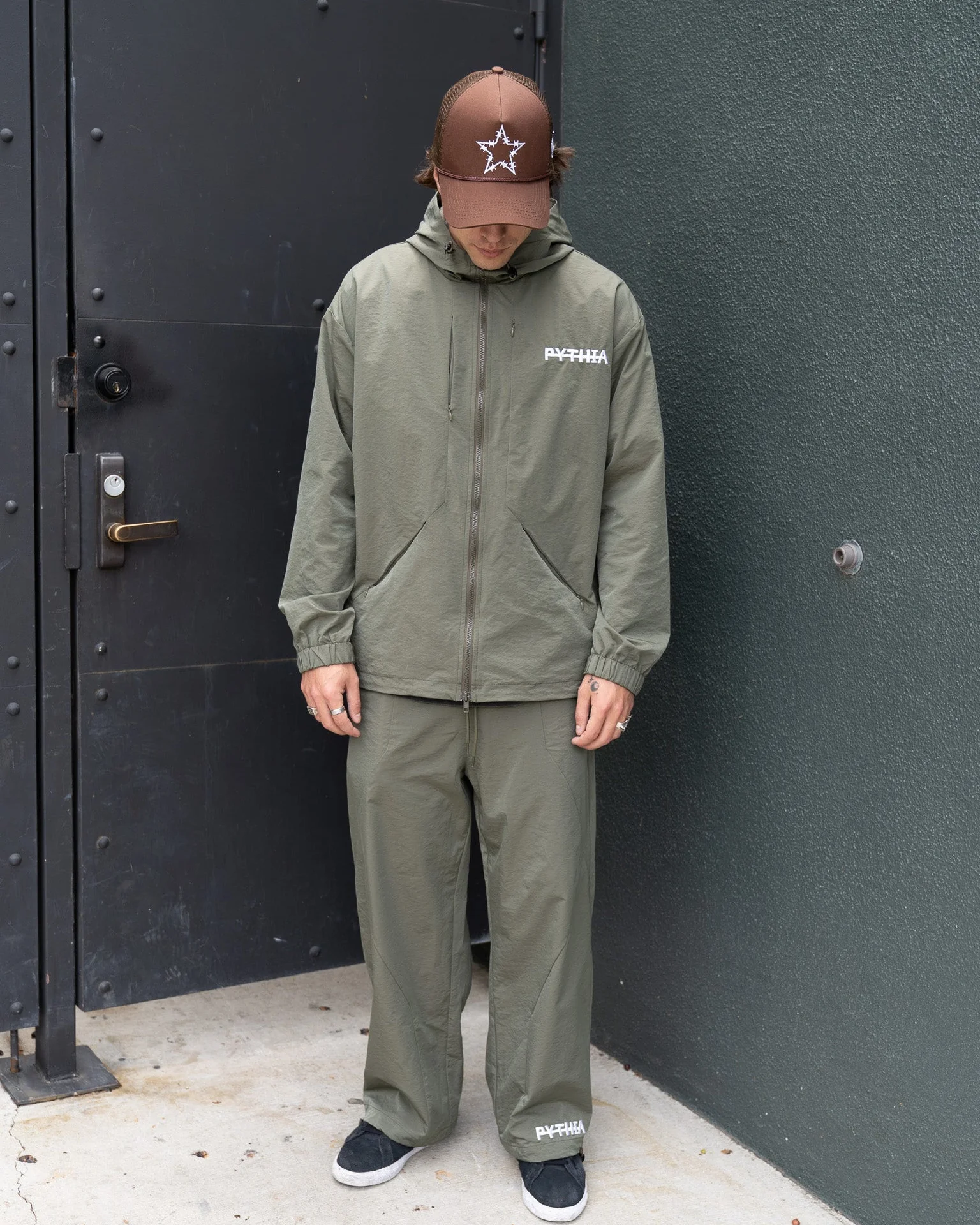 BARBWIRE STAR TRACK PANTS - OLIVE - Image 5