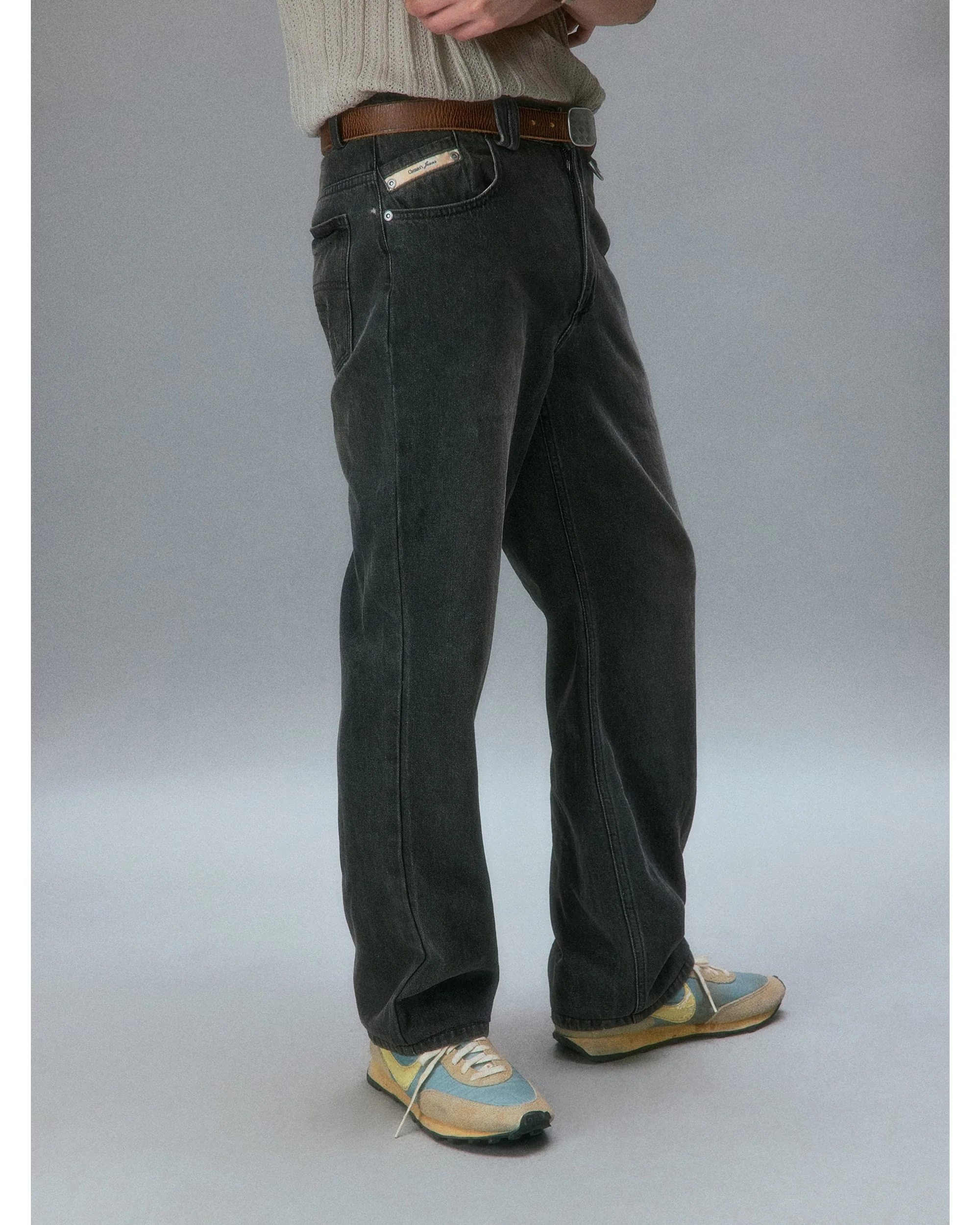 Brad Pitt’s Slim Straight Jeans - Image 6