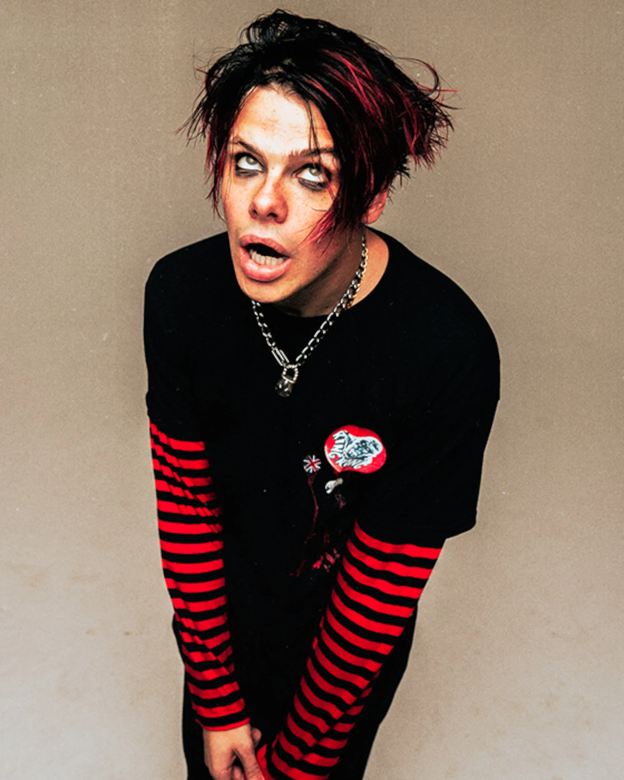 BUTTONS & BLOOD TEE - Image 3