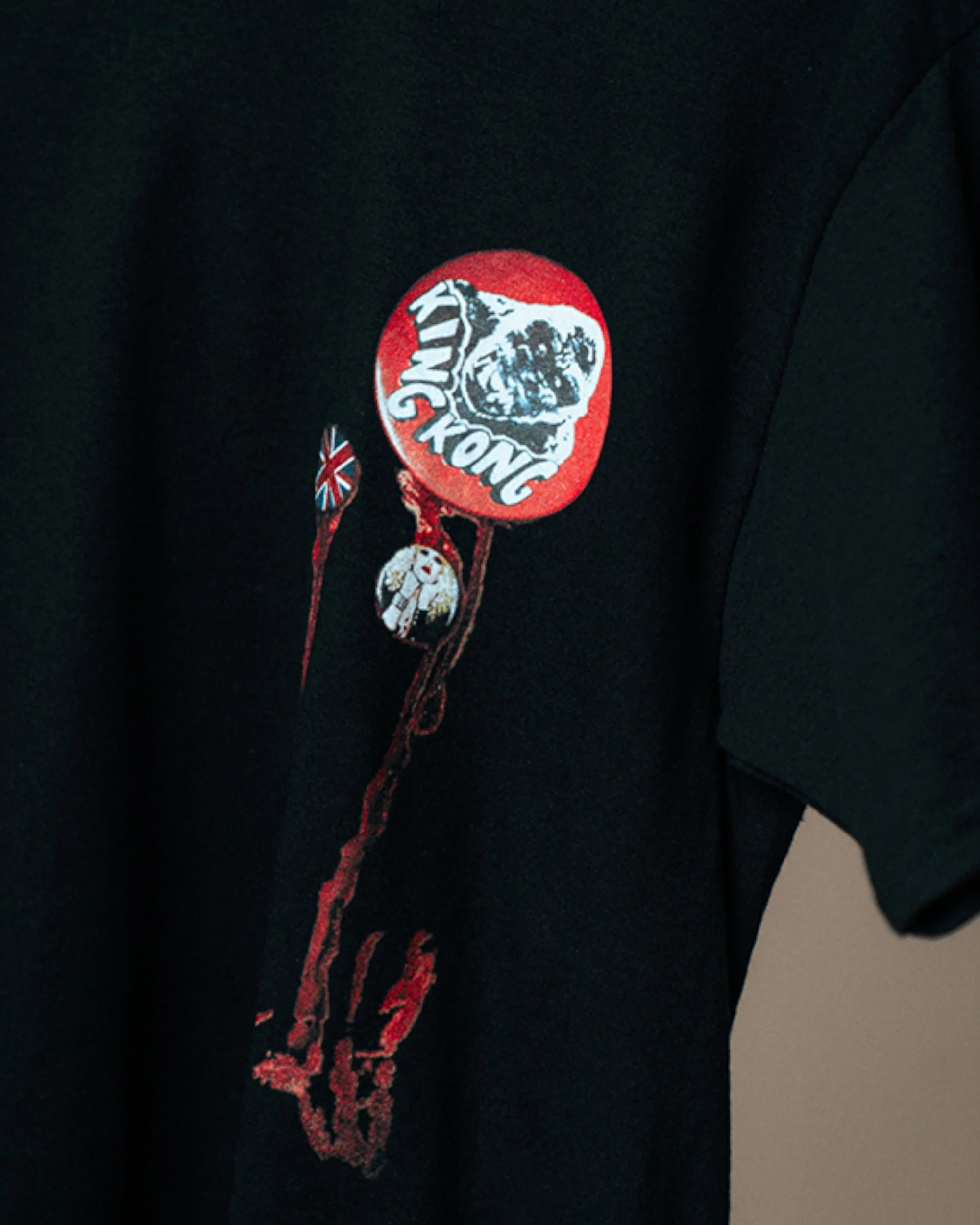 BUTTONS & BLOOD TEE - Image 4