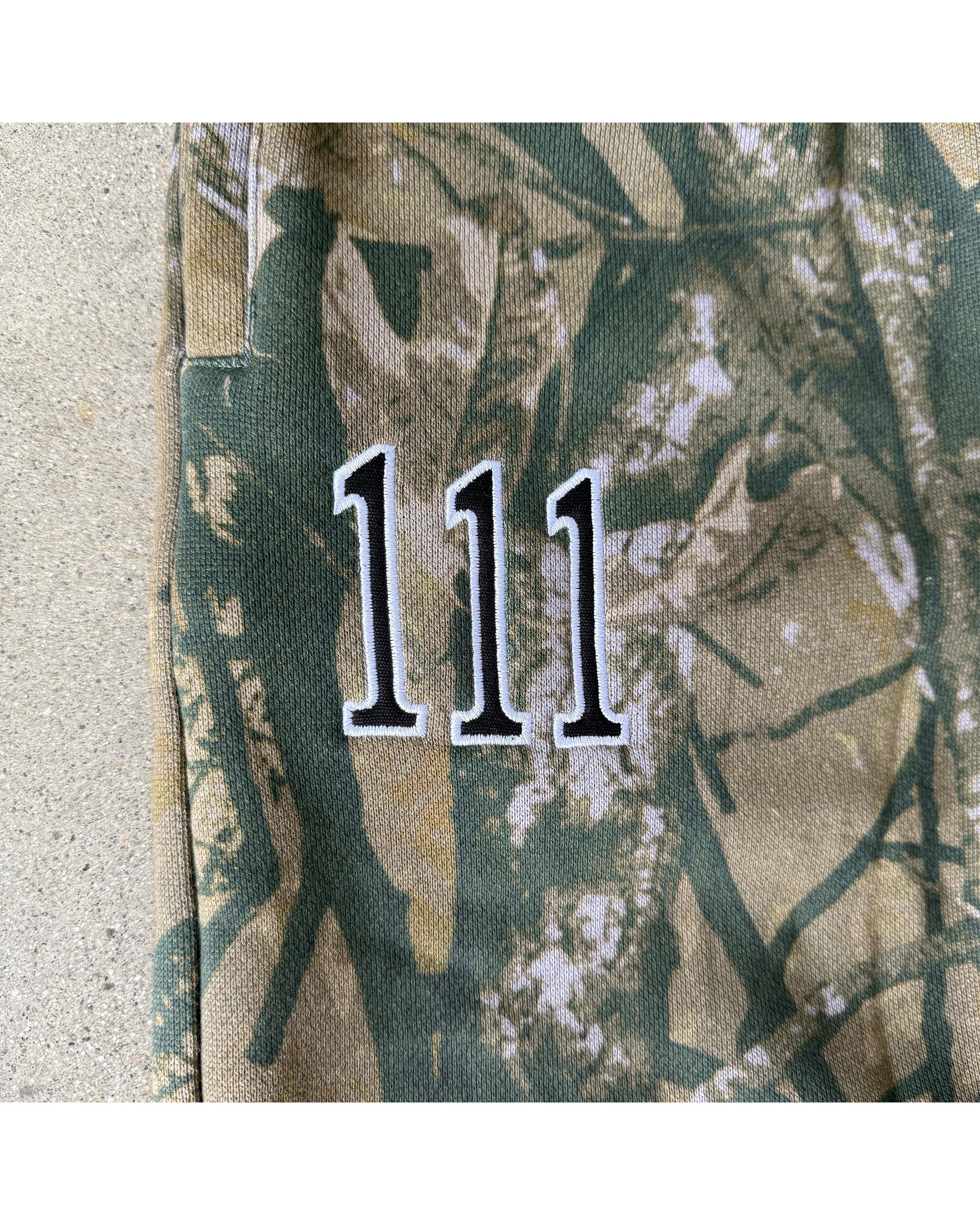 CAMO 111 SWEATS - BLACK - Image 3