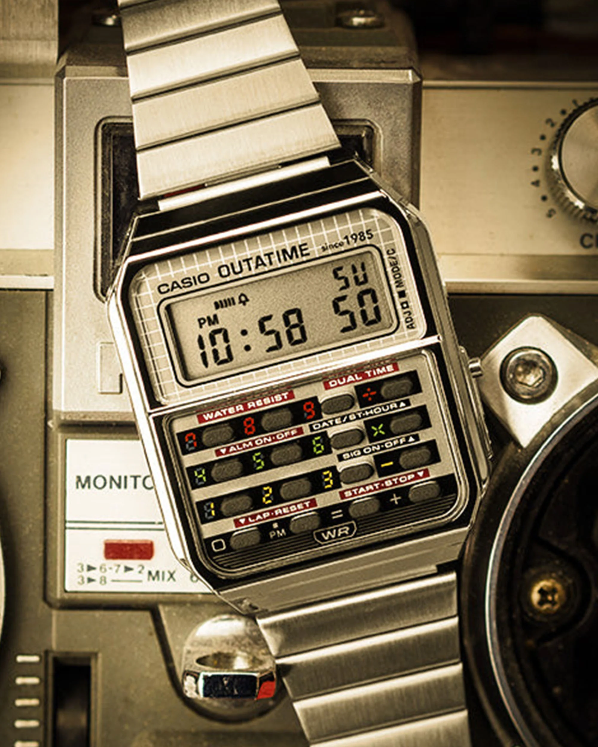 CASIO X BACK TO THE FUTURE GRAY - Image 3