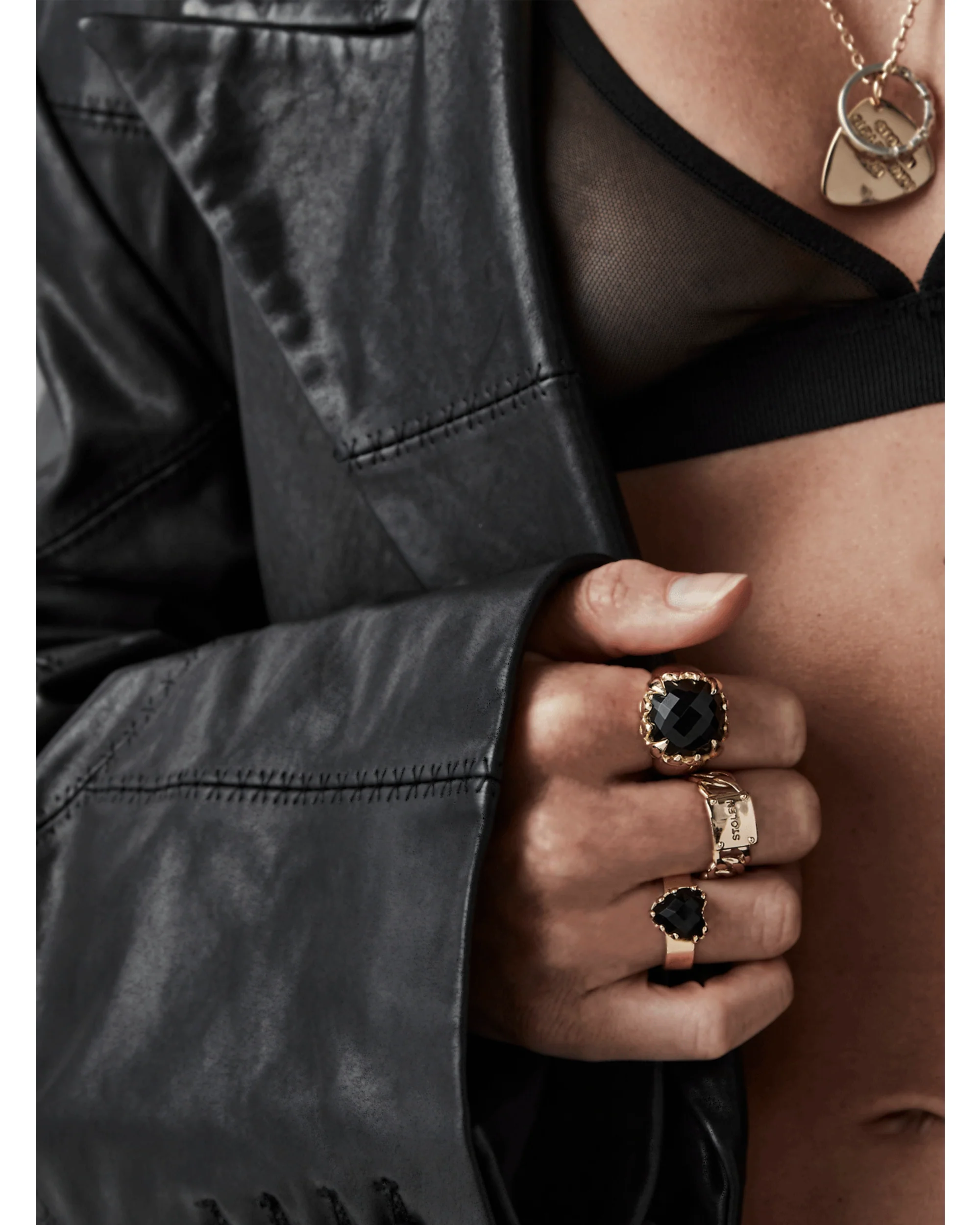 CLAW RING ONYX - GOLD PLATED - Image 5