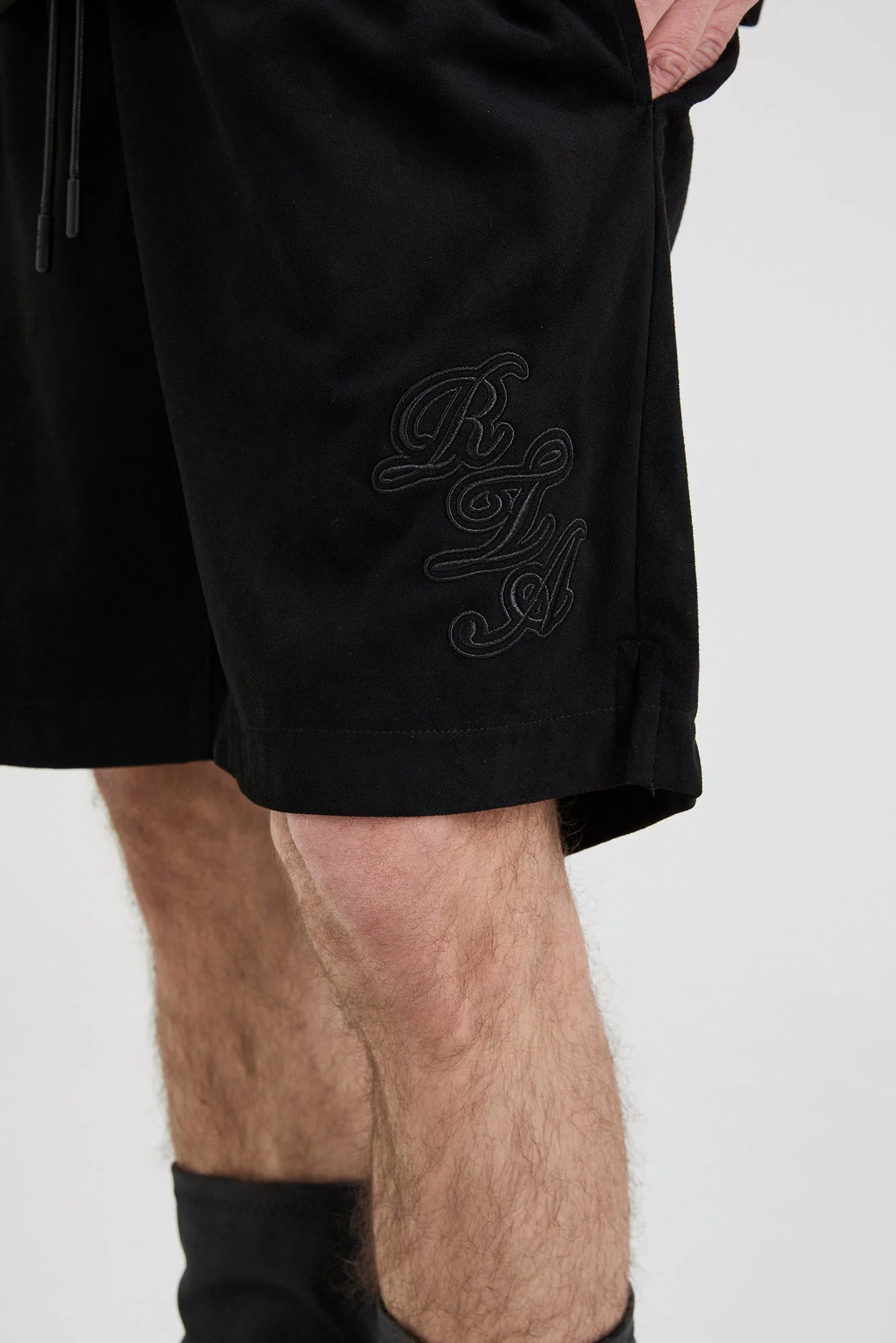 CLYDE SHORT | BLACK SCRIPT LOGO - Image 10