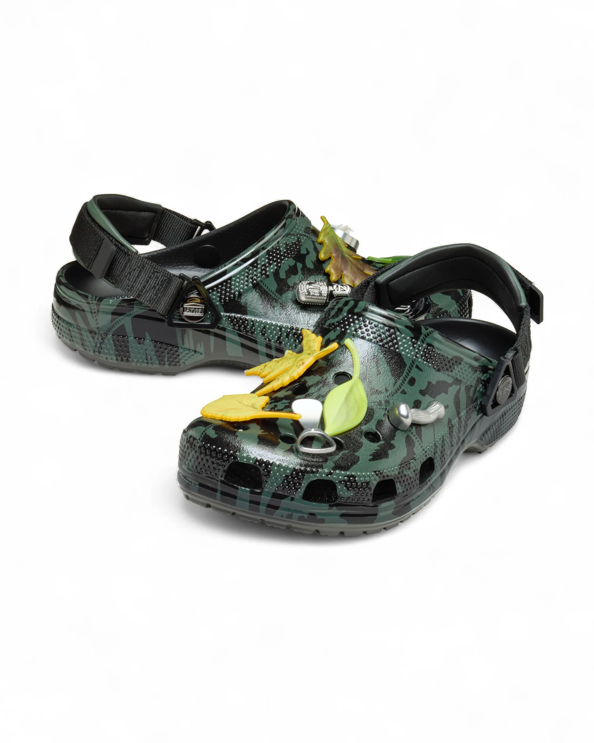 CROCS X ARIES ARISE CLASSIC CLOG BLACK - Image 3