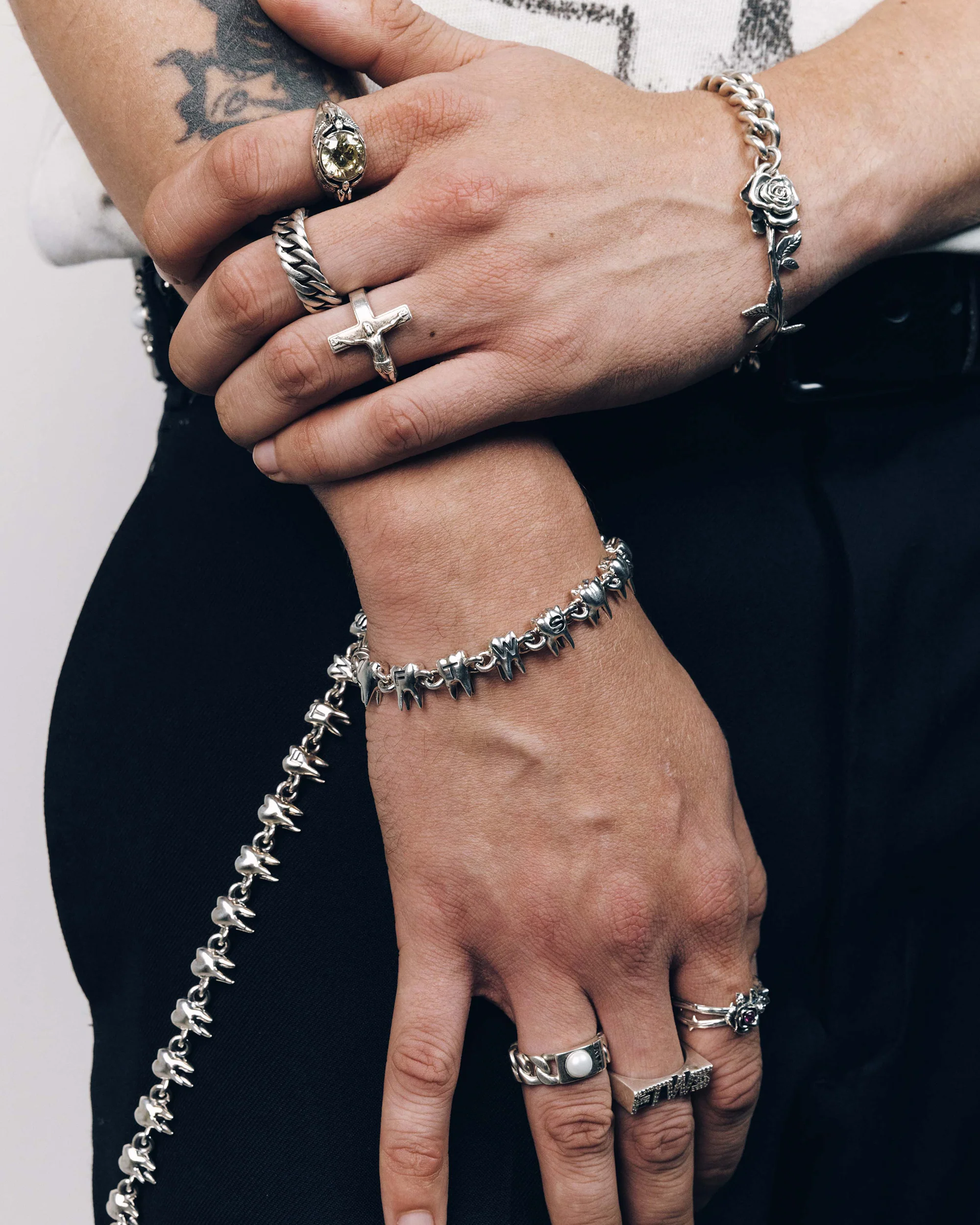 CROOKED SMILE BRACELET - Image 4