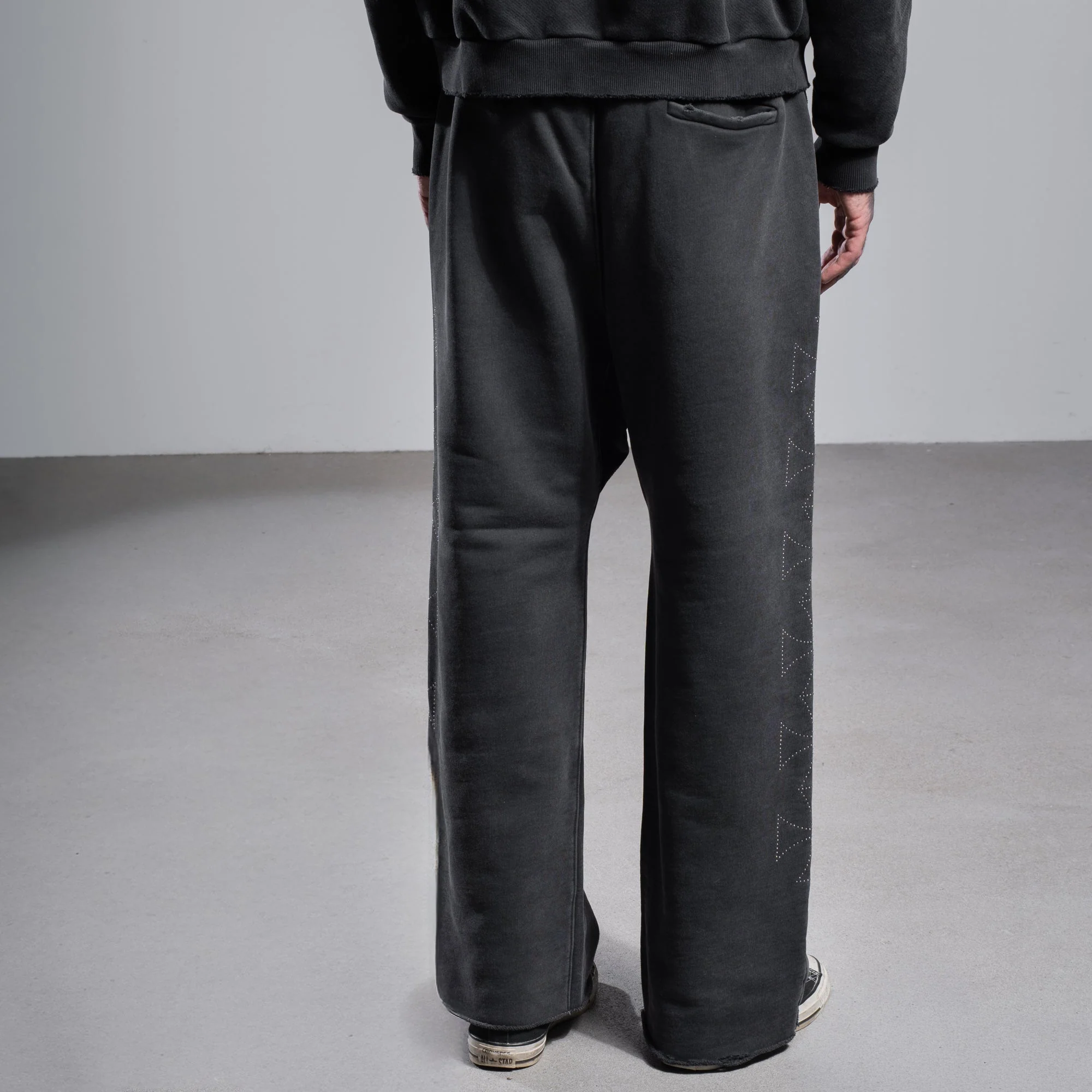 CROSS STUDS BAGGY JOGGER - Image 7