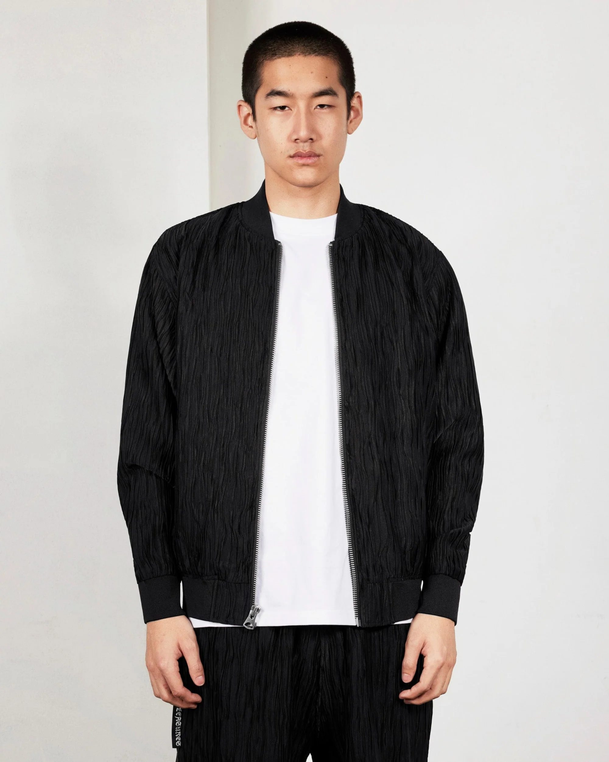 DISGUISE BOMBER - Image 2
