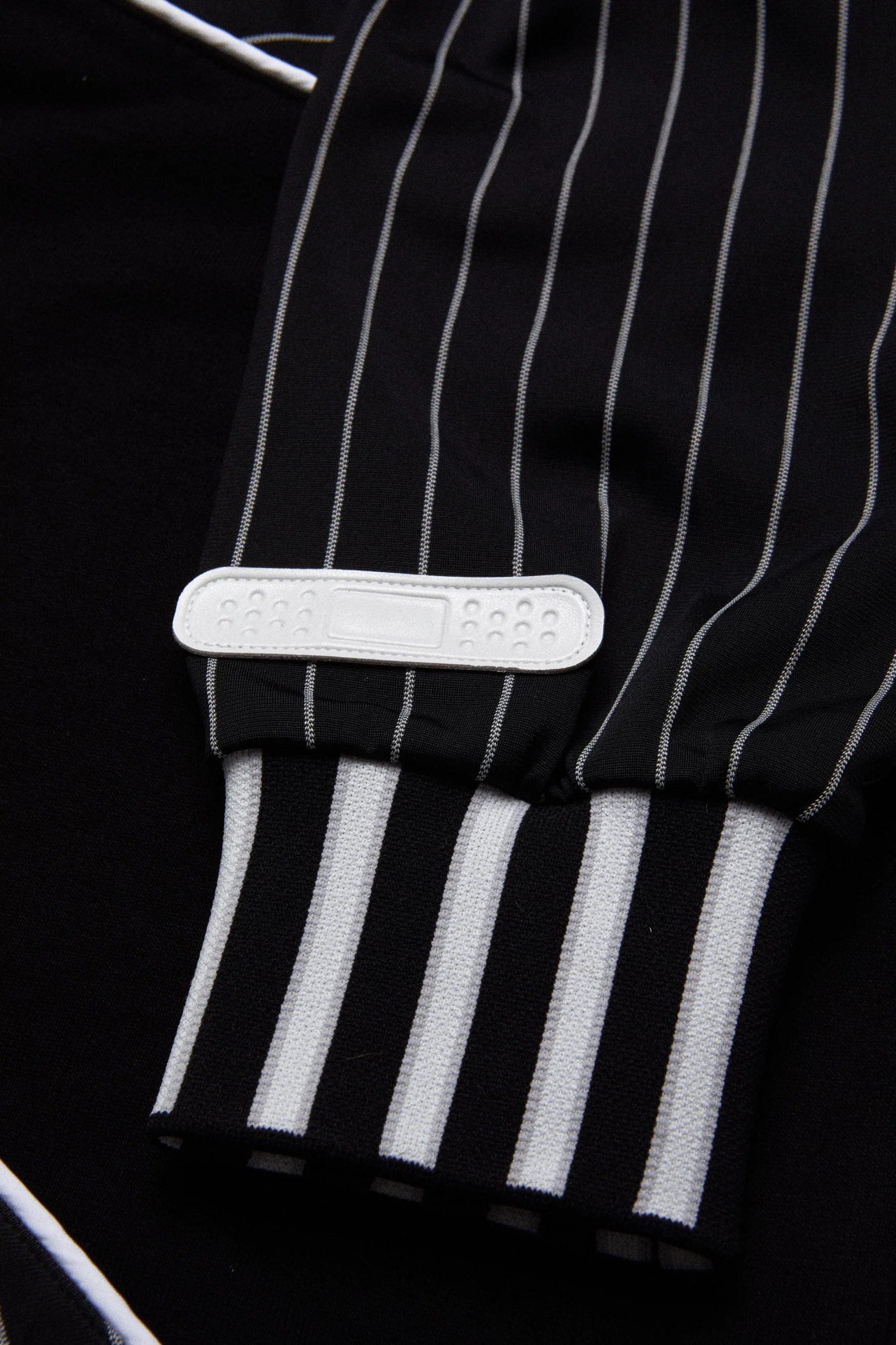 Doc 2 - Black - Image 16