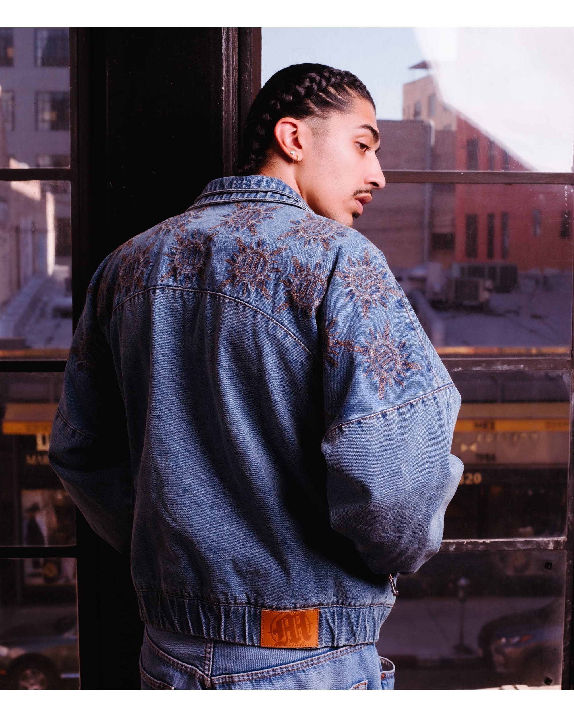 DOUBLE-COLLAR MONOGRAM QUILTED DENIM JACKET - Image 4