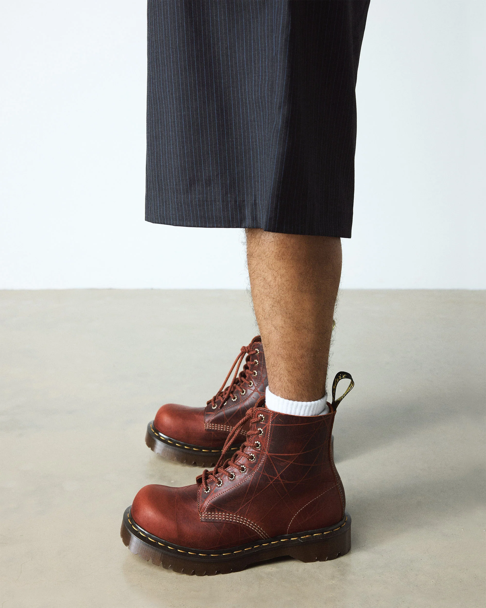 DR. MARTENS 1460 CAMEL - Image 7