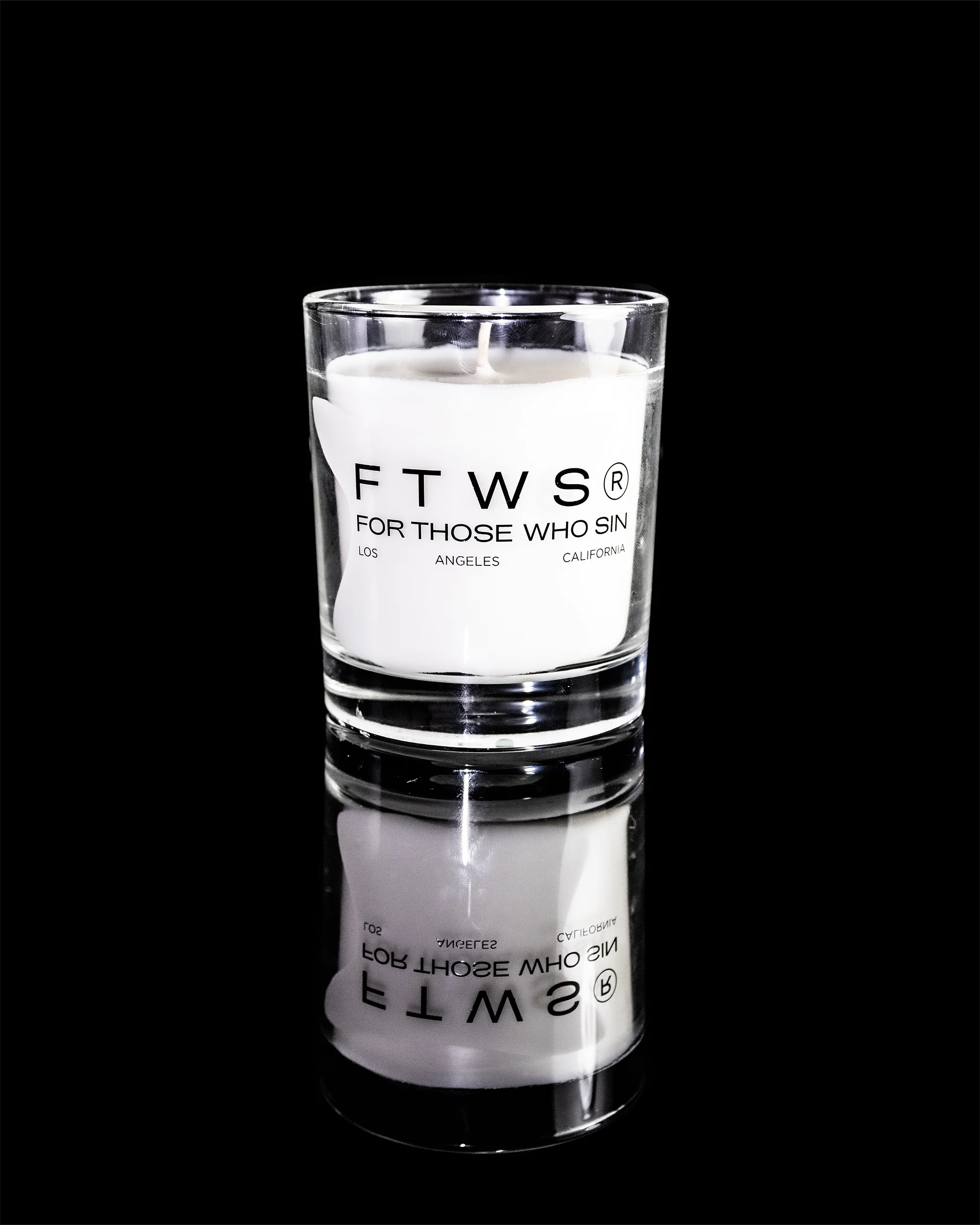EDGE OF DESIRE CANDLE