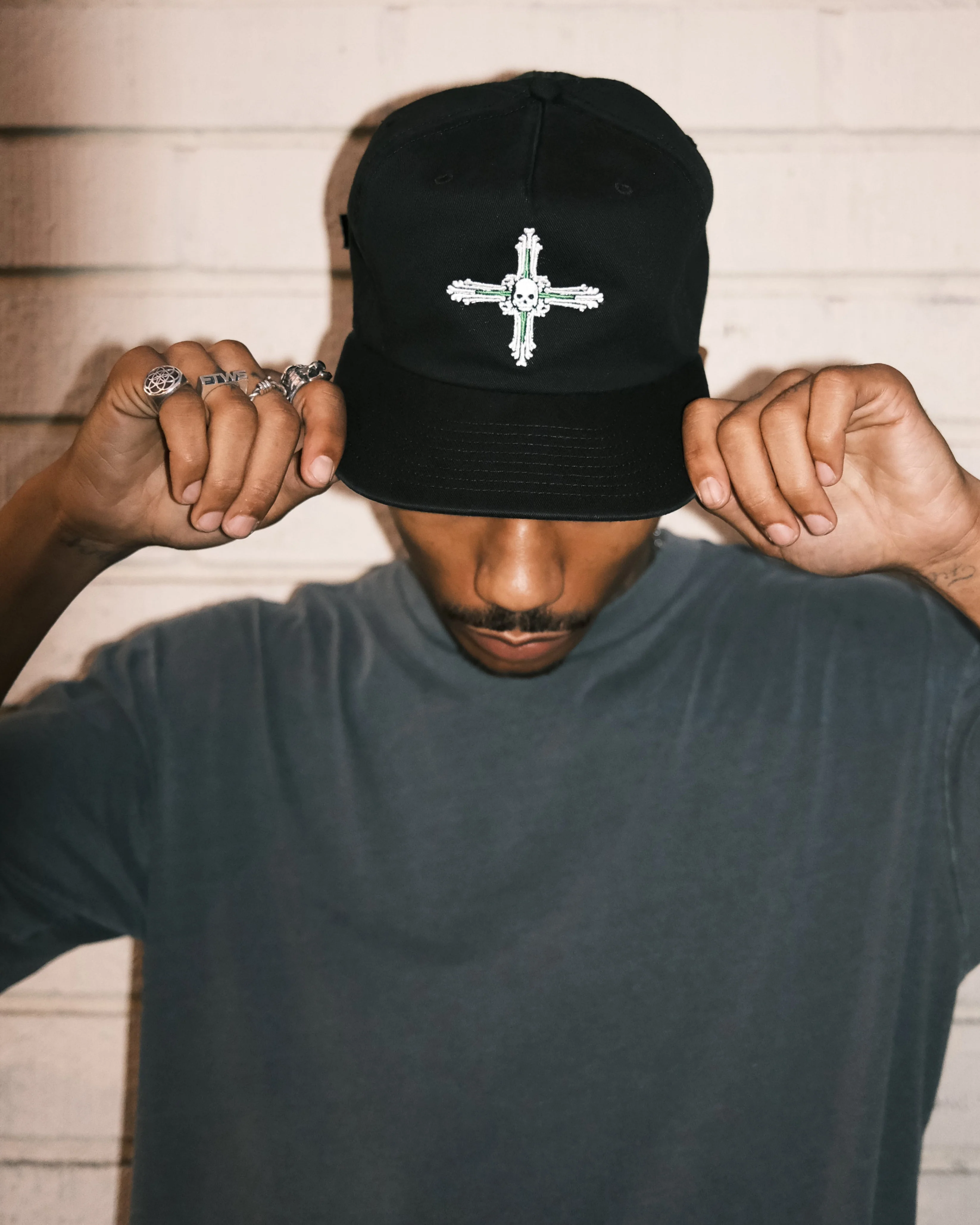 Farmacia Hat - Black - Image 4