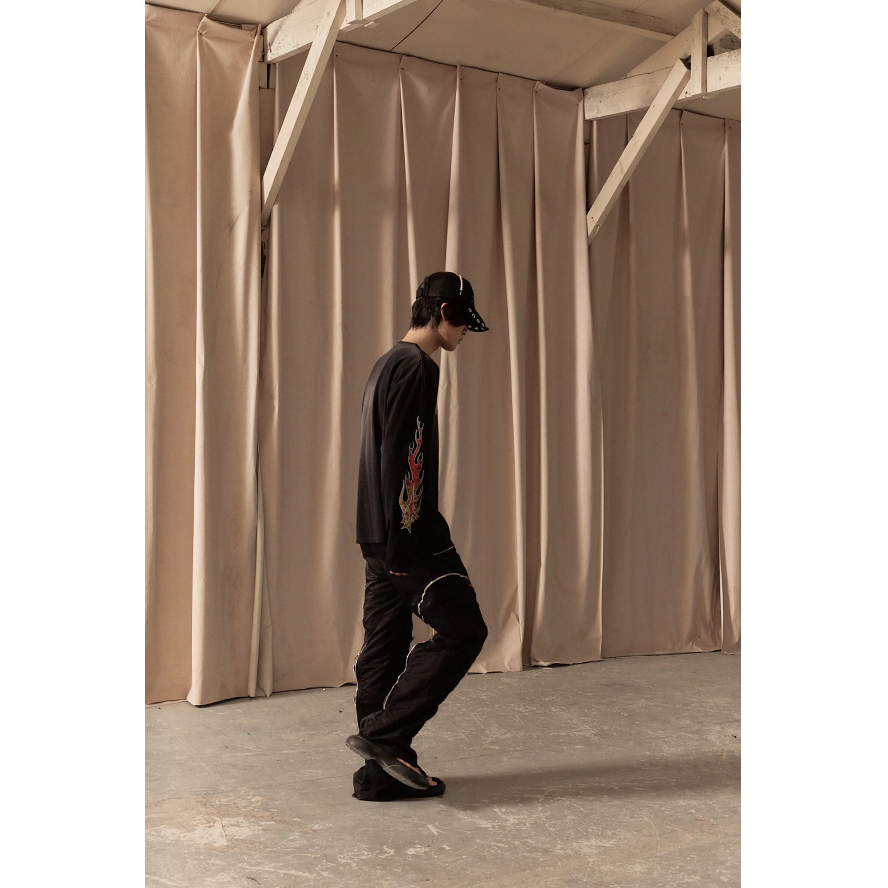 FLAME LONG SLEEVE TEE / BLACK - Image 30