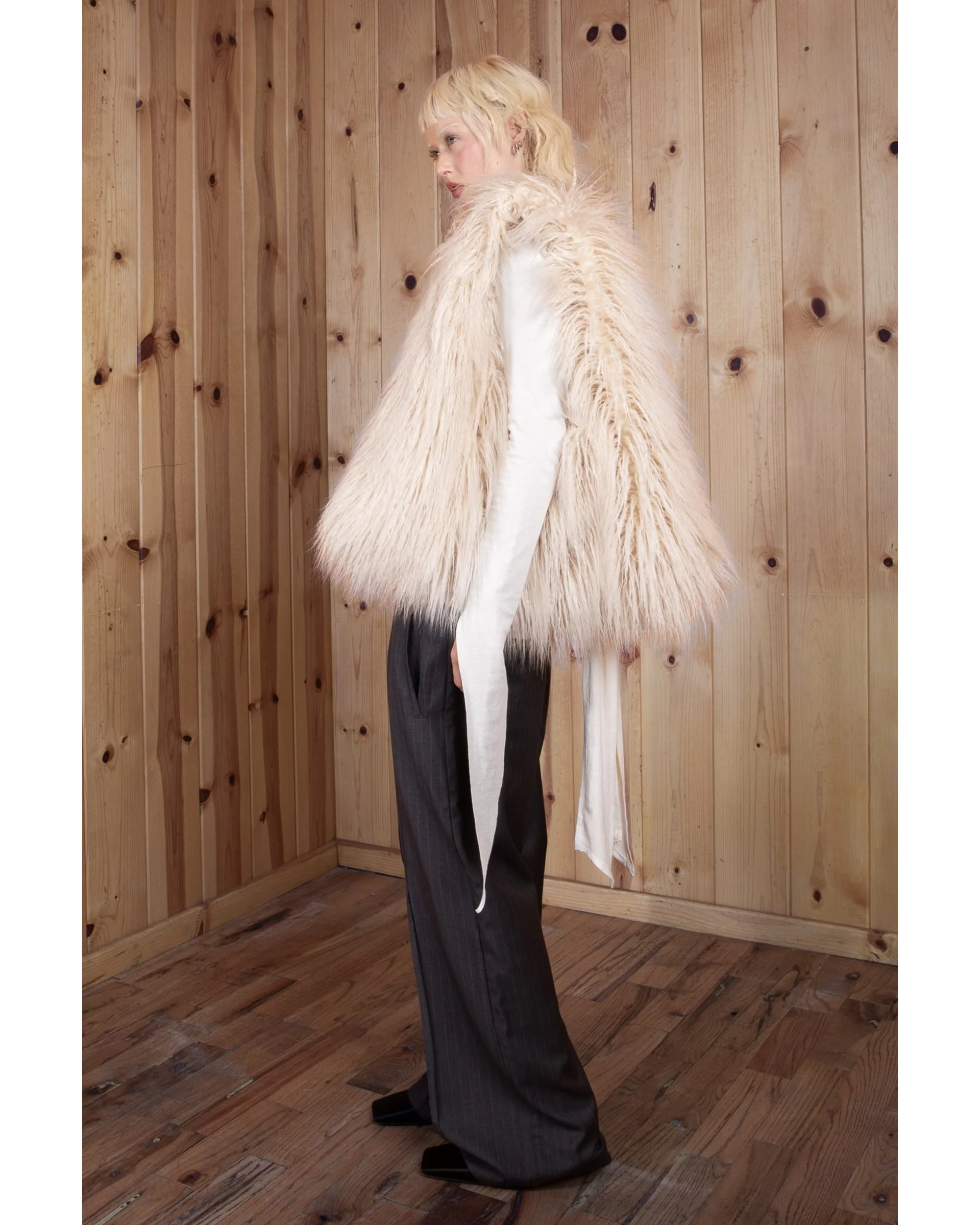 FUR TOTE CREAM YAK - Image 4