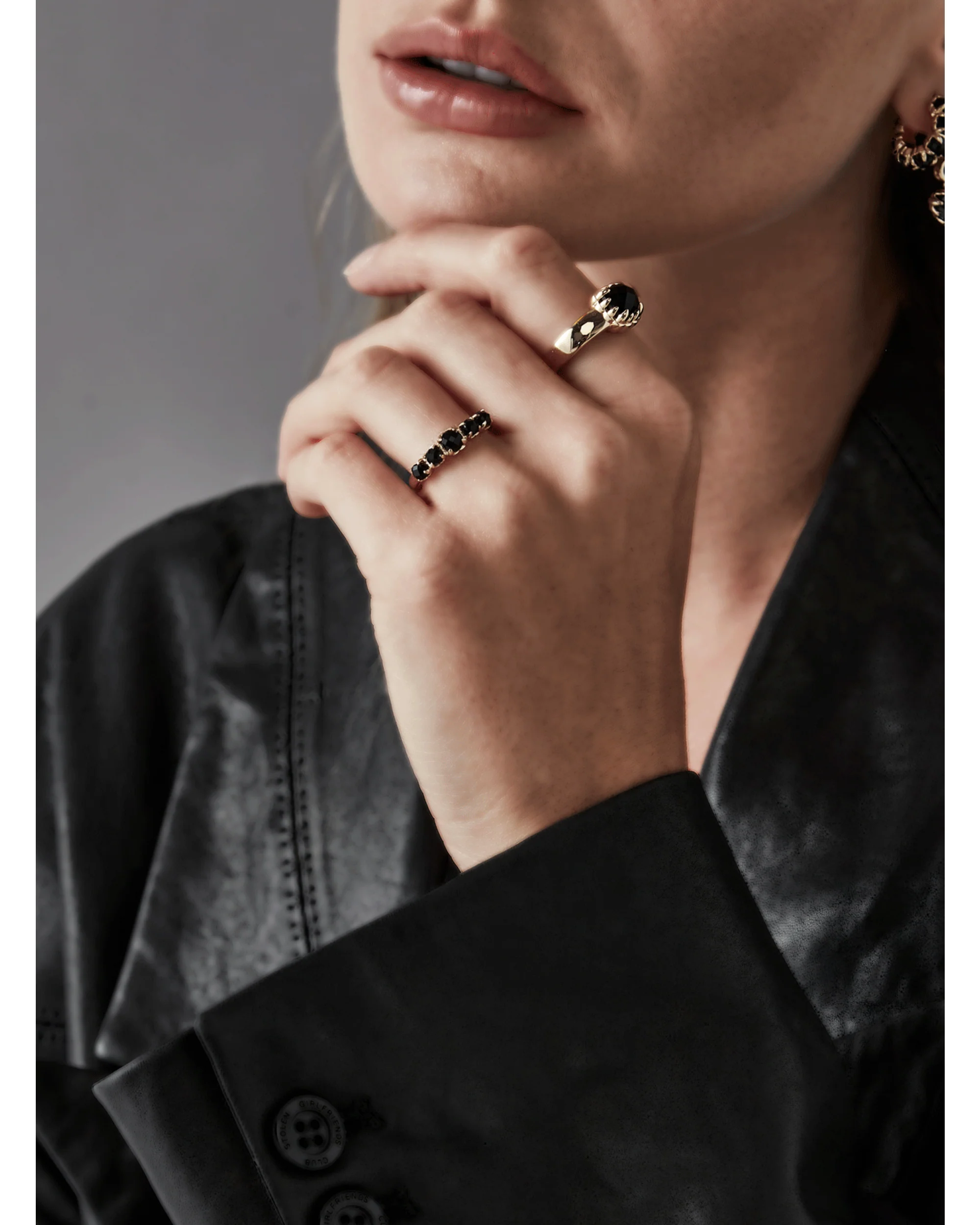 HALO CLUSTER RING ONYX - GOLD PLATED - Image 4