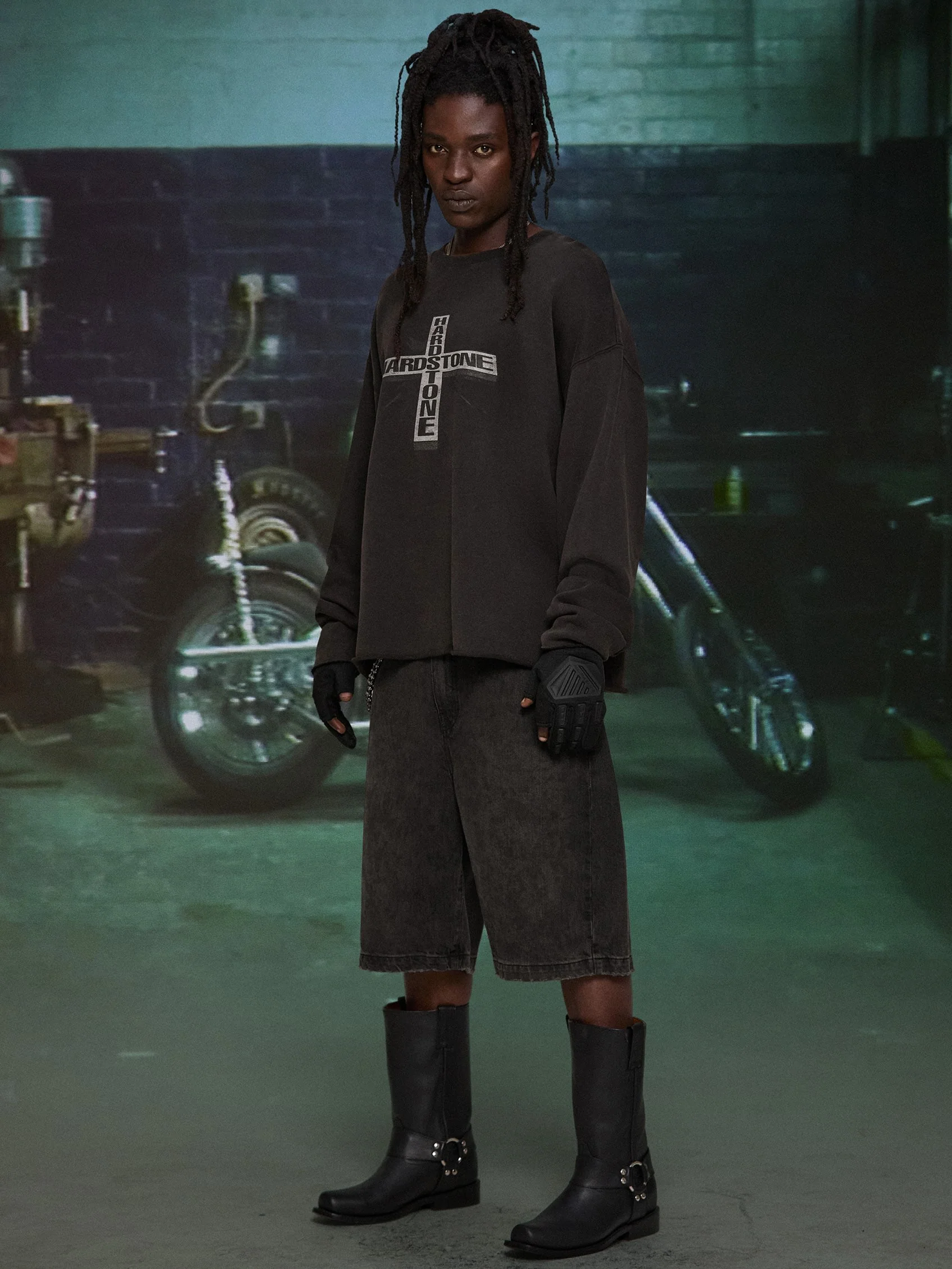HARDSTONE Cross Sweatshirt - Image 9