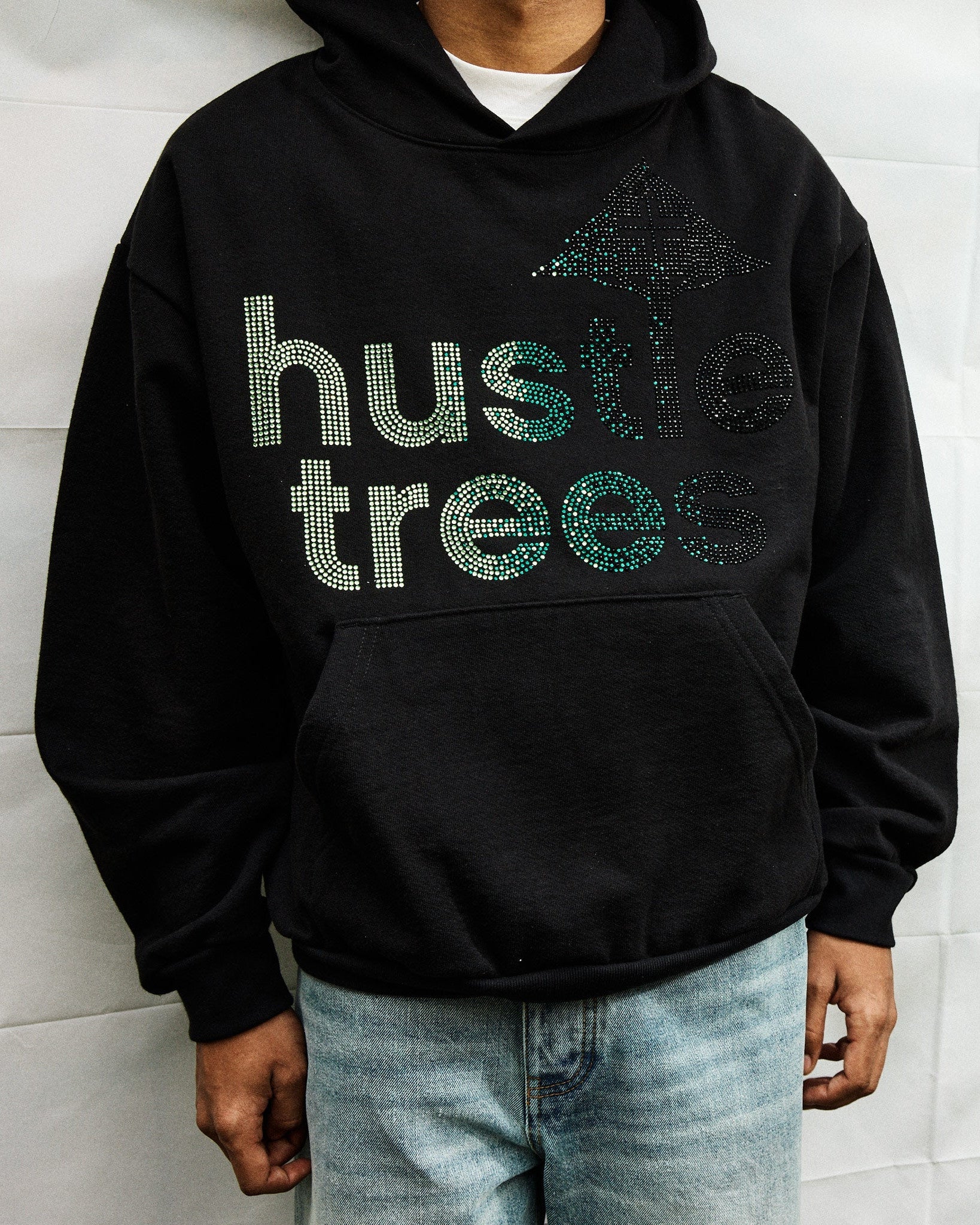 HUSTLE TREES LOGO HOODIE - Image 4