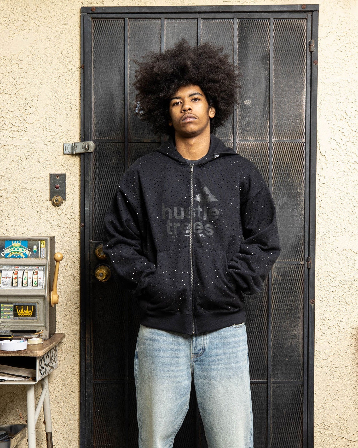 HUSTLE TREES LOGO ZIP HOODIE - Image 2