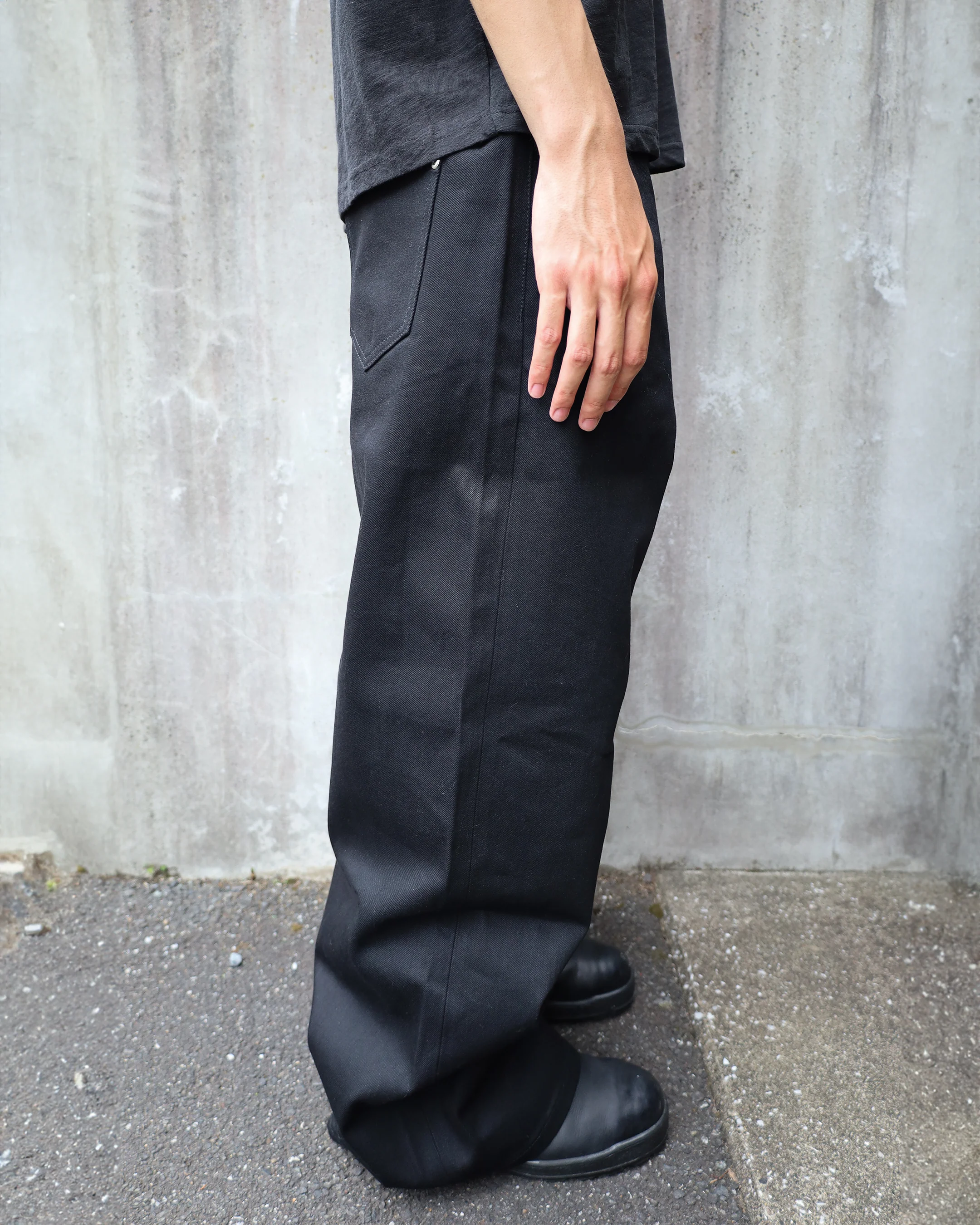 Japanese Selvedge Matte Black Baggy Jeans - Image 10