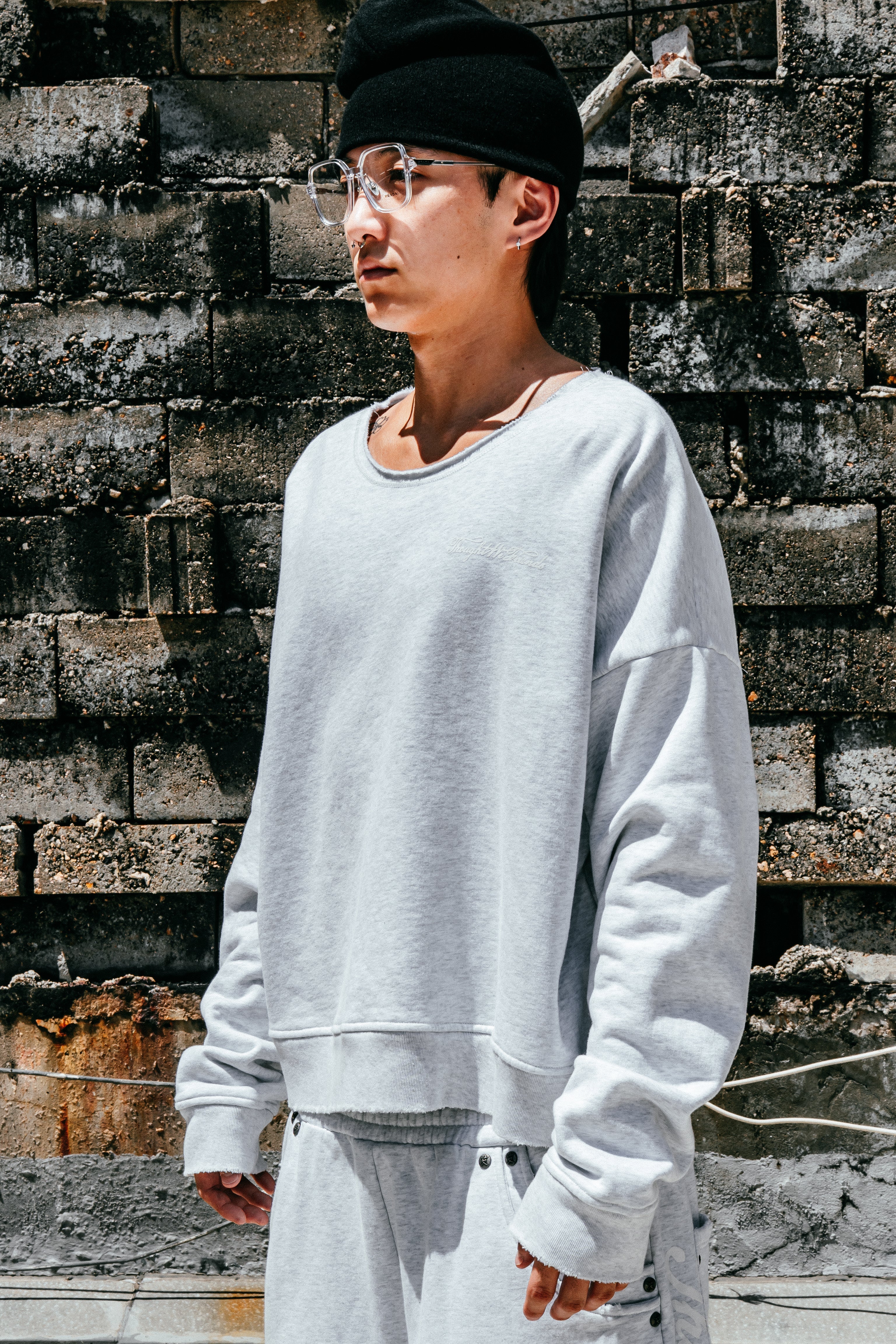 Knox Distressed Printed Crewneck in Light Grey - Image 7