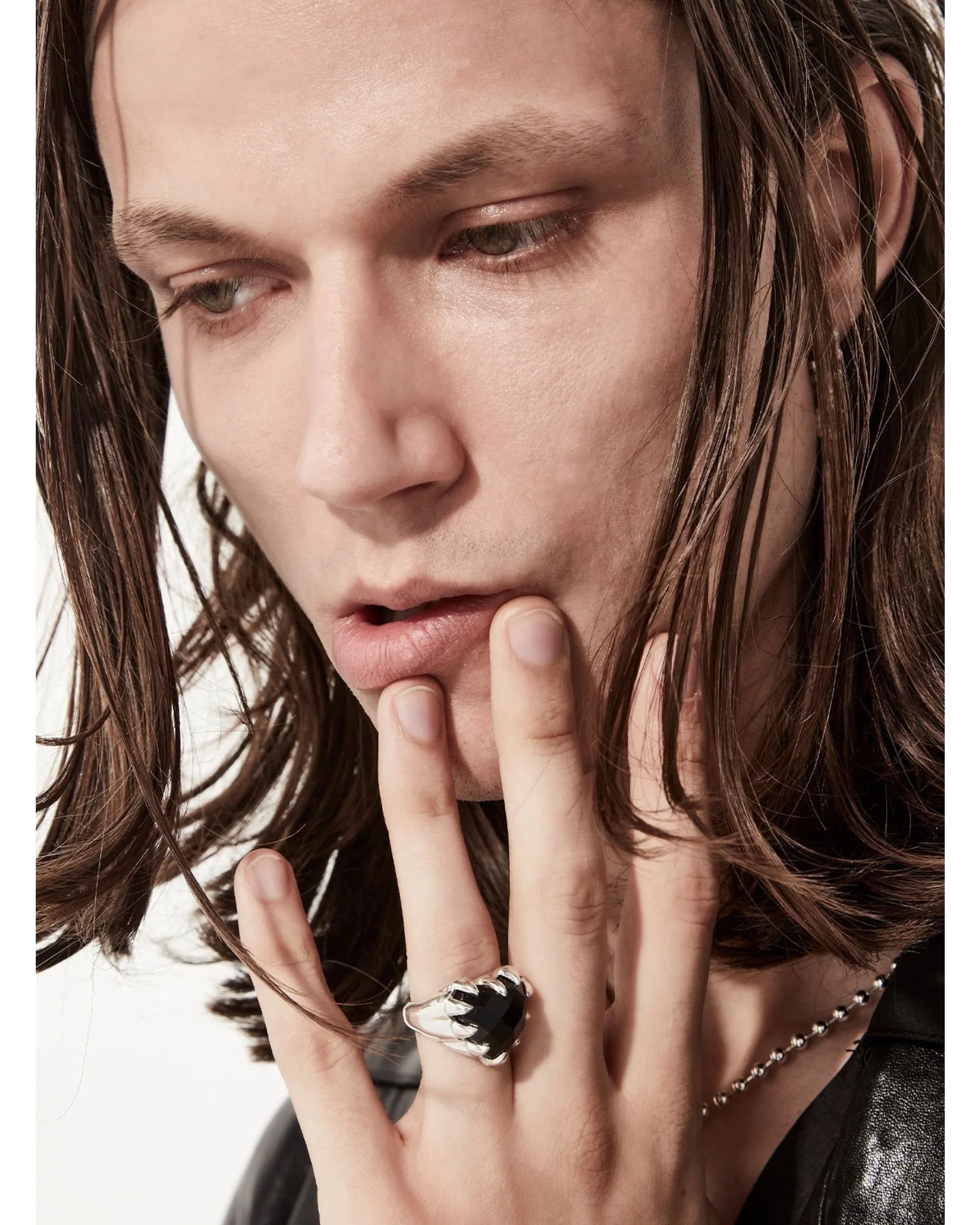 LOVE CLAW COCKTAIL RING - Image 3