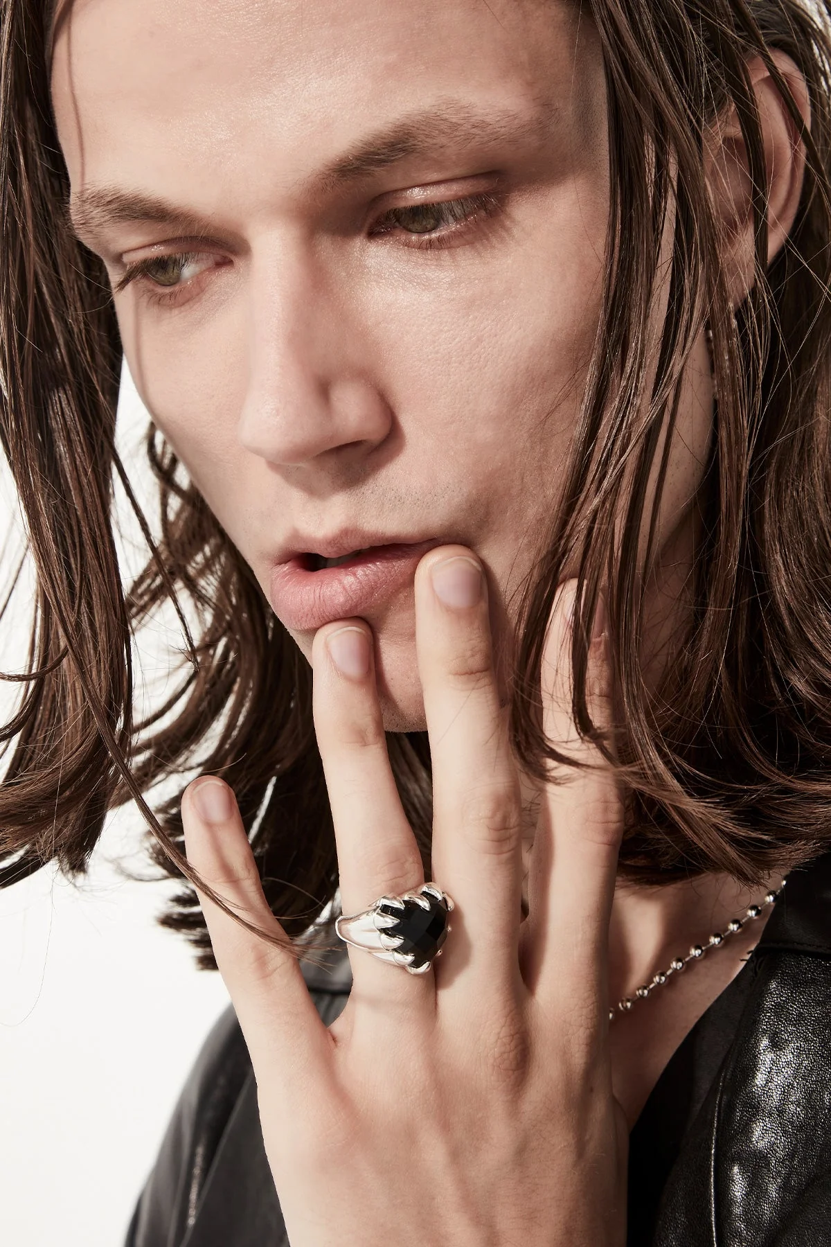 LOVE CLAW COCKTAIL RING - Image 8
