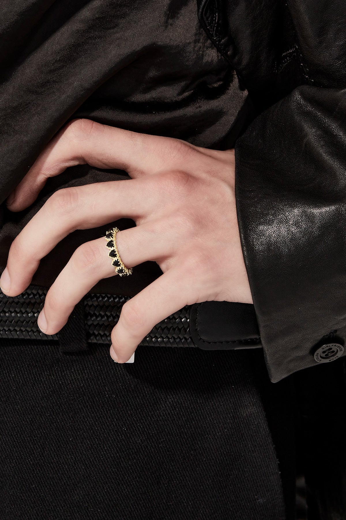 LOVE CLAW ETERNITY RING - GOLD PLATED - Image 7