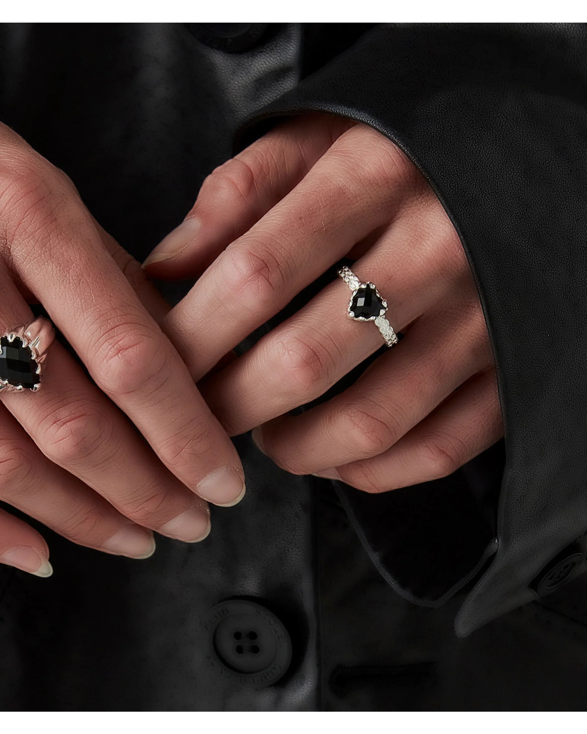 MINI CLAW RING ONYX - Image 4