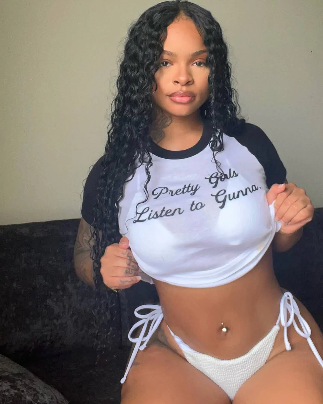 PRETTY GIRLS LISTEN TO GUNNA BABY TEE - Image 5