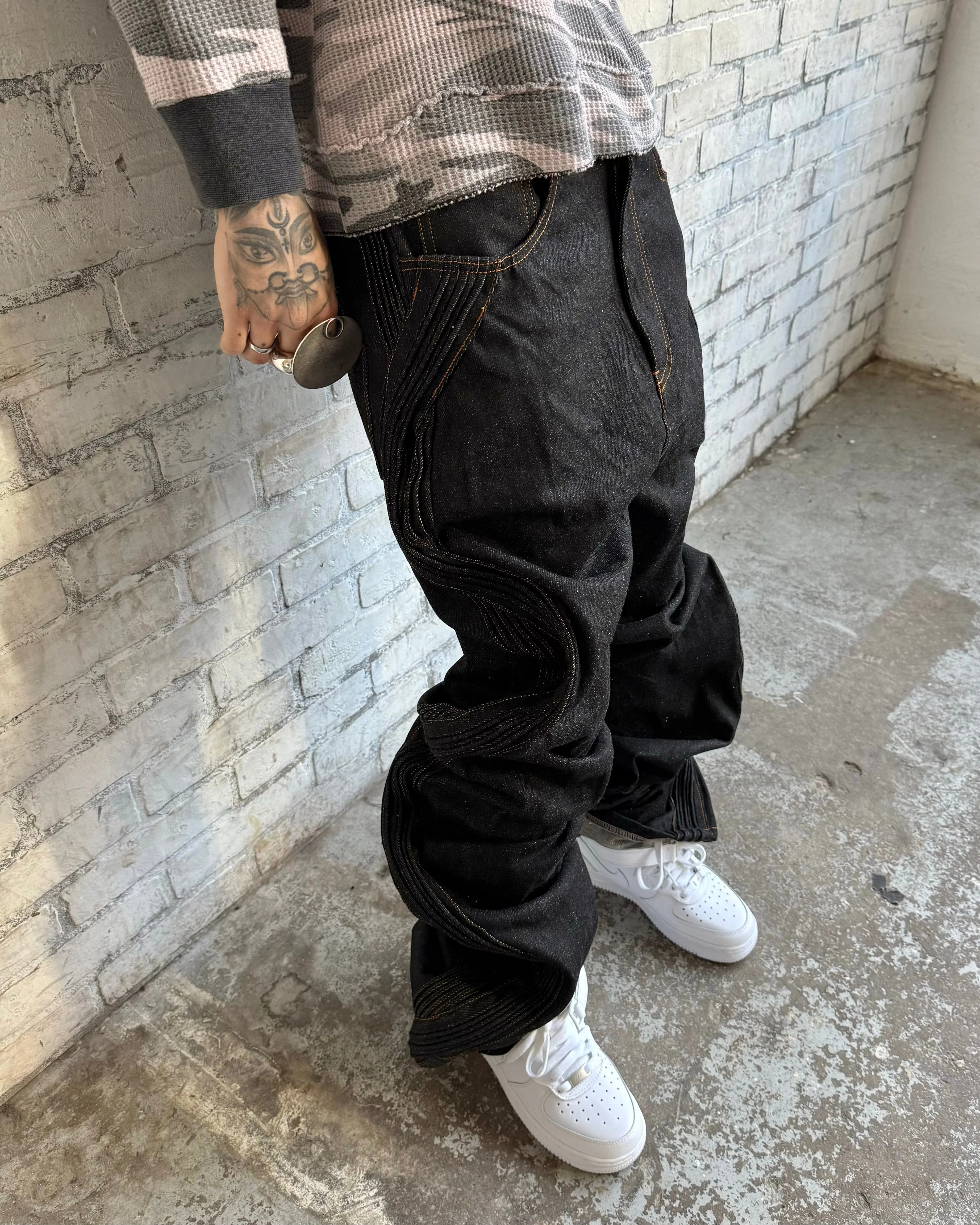 Raw waved denim - Image 2
