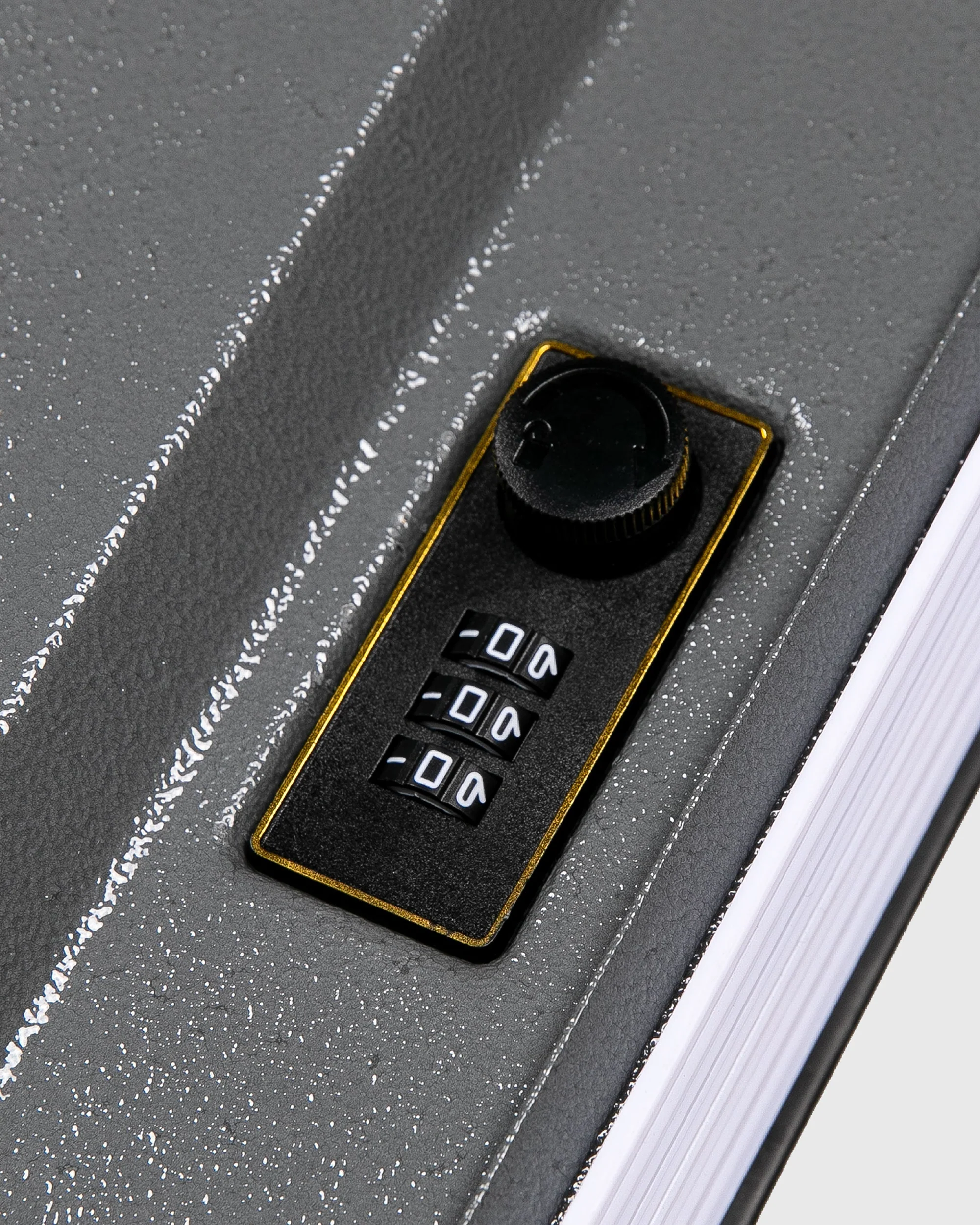 SAINT BOOKSAFE - Image 8