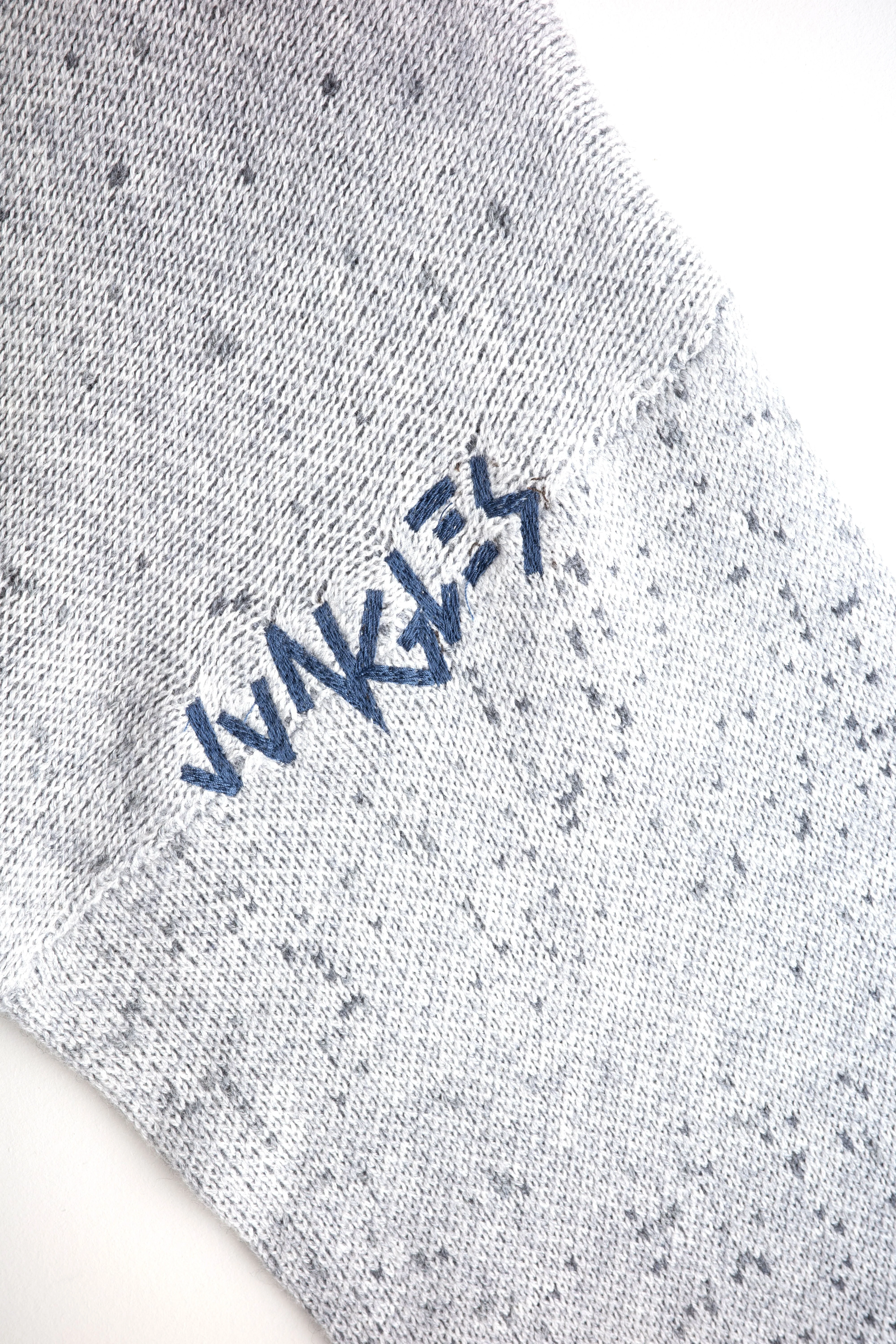 SPECKLE V-NECK SWEATER GREY - Image 21