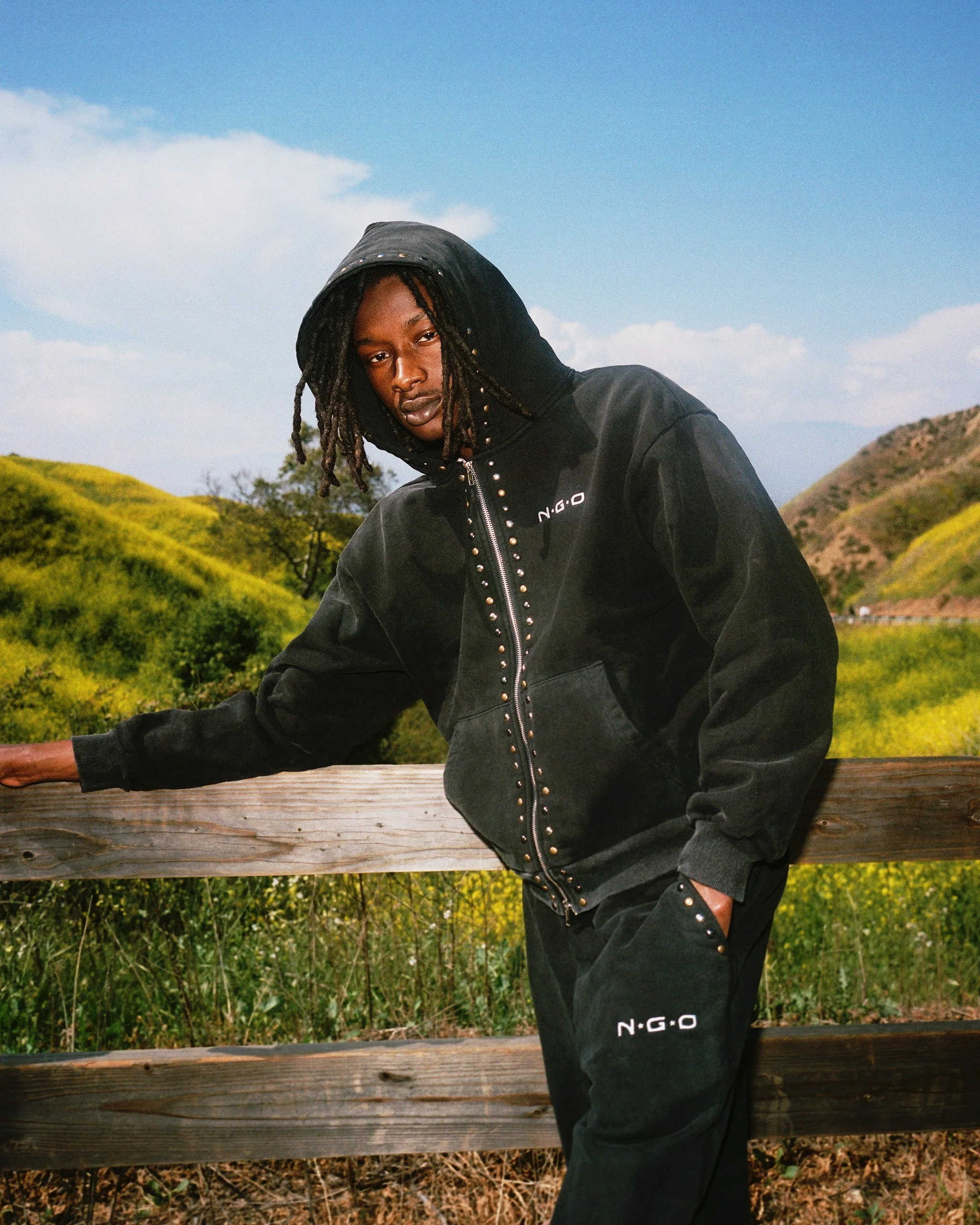 STUDDED BLACK ZIP UP HOODIE - Image 4