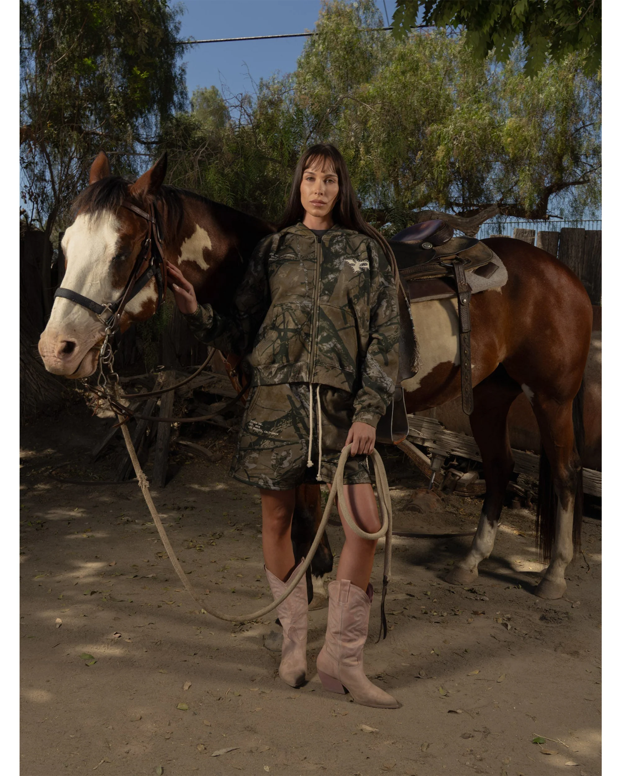 STUDDED LOGO HOODIE - CAMO - Image 5