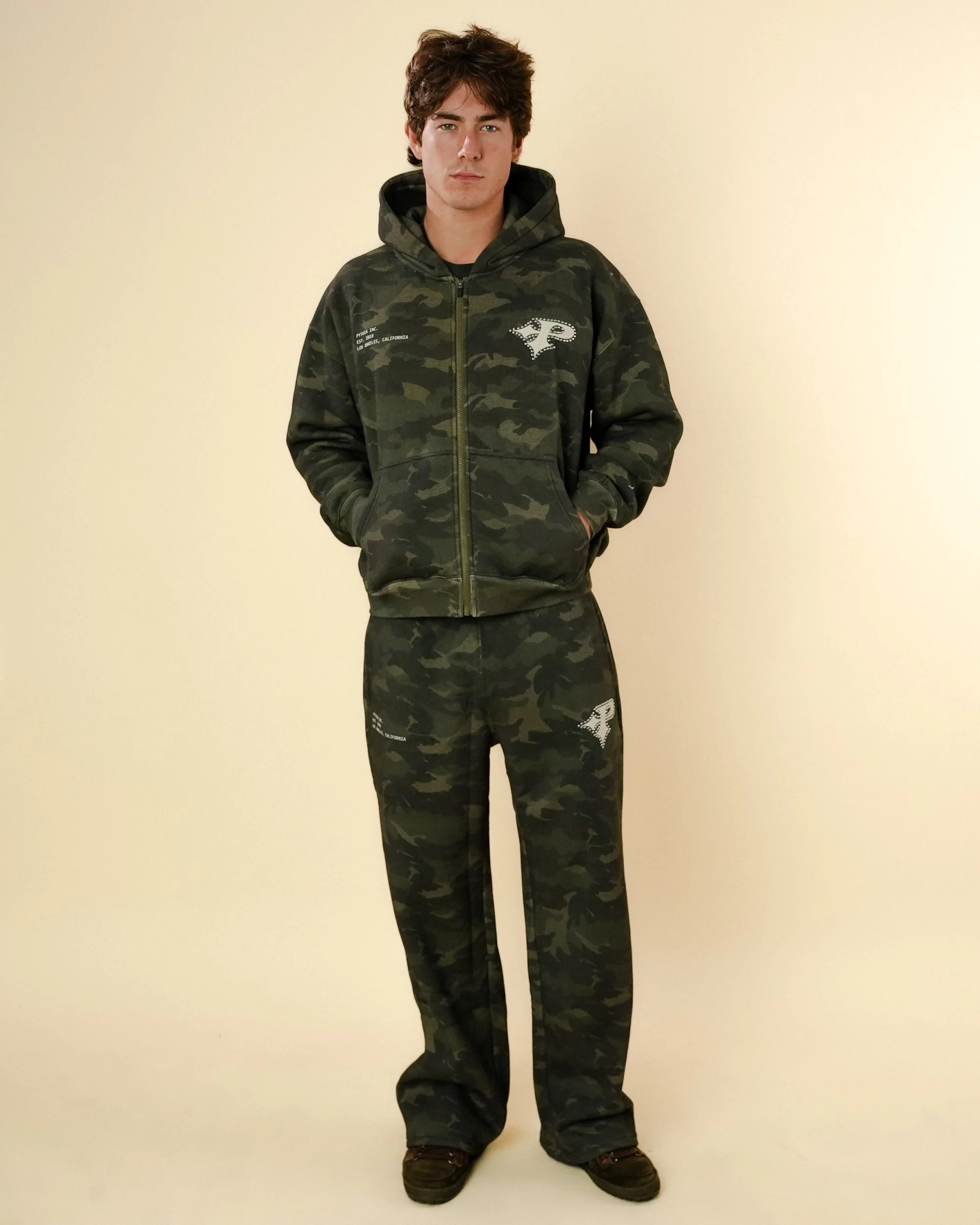 STUDDED LOGO SWEATS - CAMO - Image 3