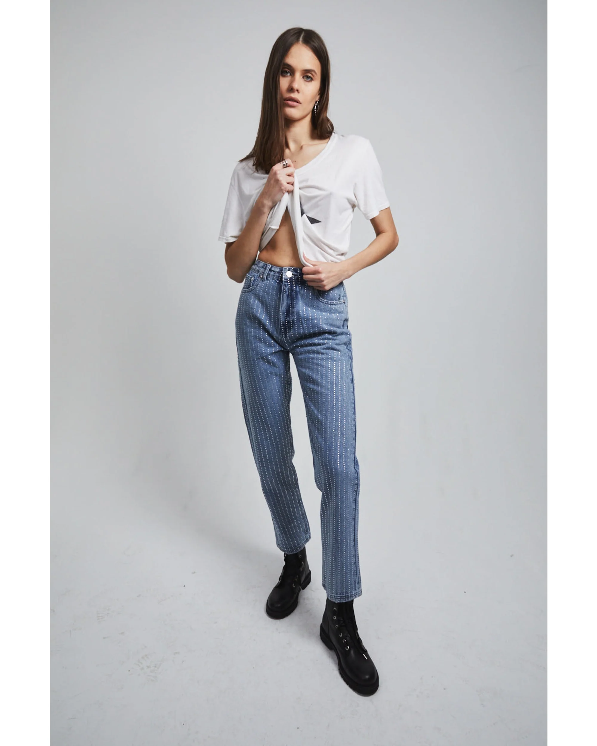 ZOE SKINNY JEAN | LIGHT WASH CRYSTALS - Image 4